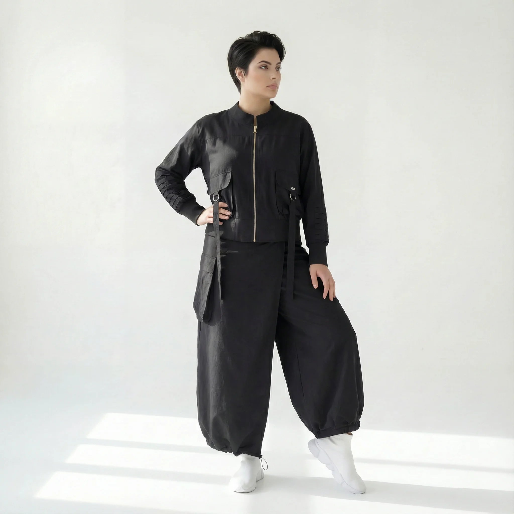 Lagenlook Hosenrock mit Rock-Overlay aus Viskose in Schwarz von Cadrelli – avantgardistisch