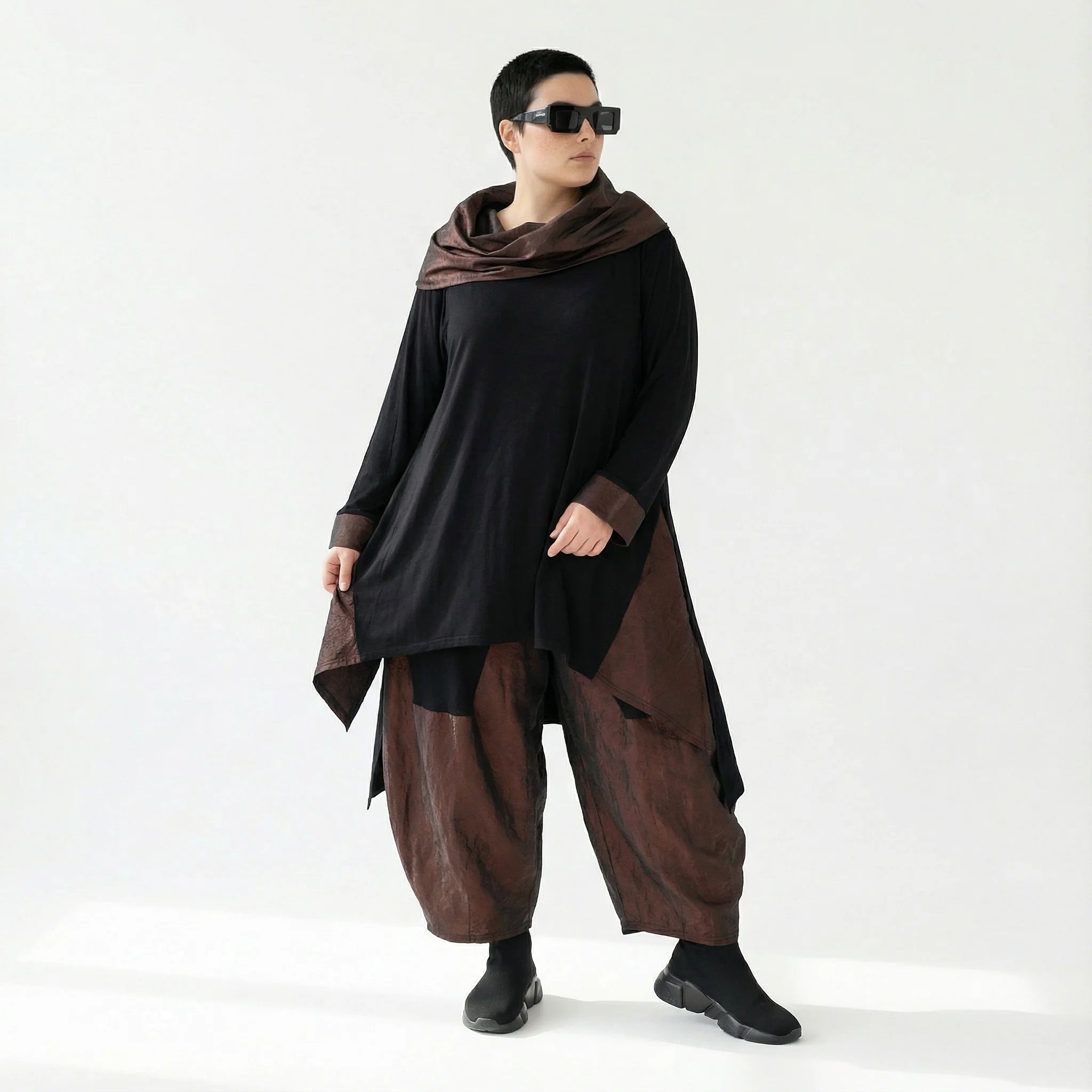 AKH Premium Ballonhose aus Memorytaft mit tiefem Schritt & Stretchbund – Oversize Baggy Fit | Modeare