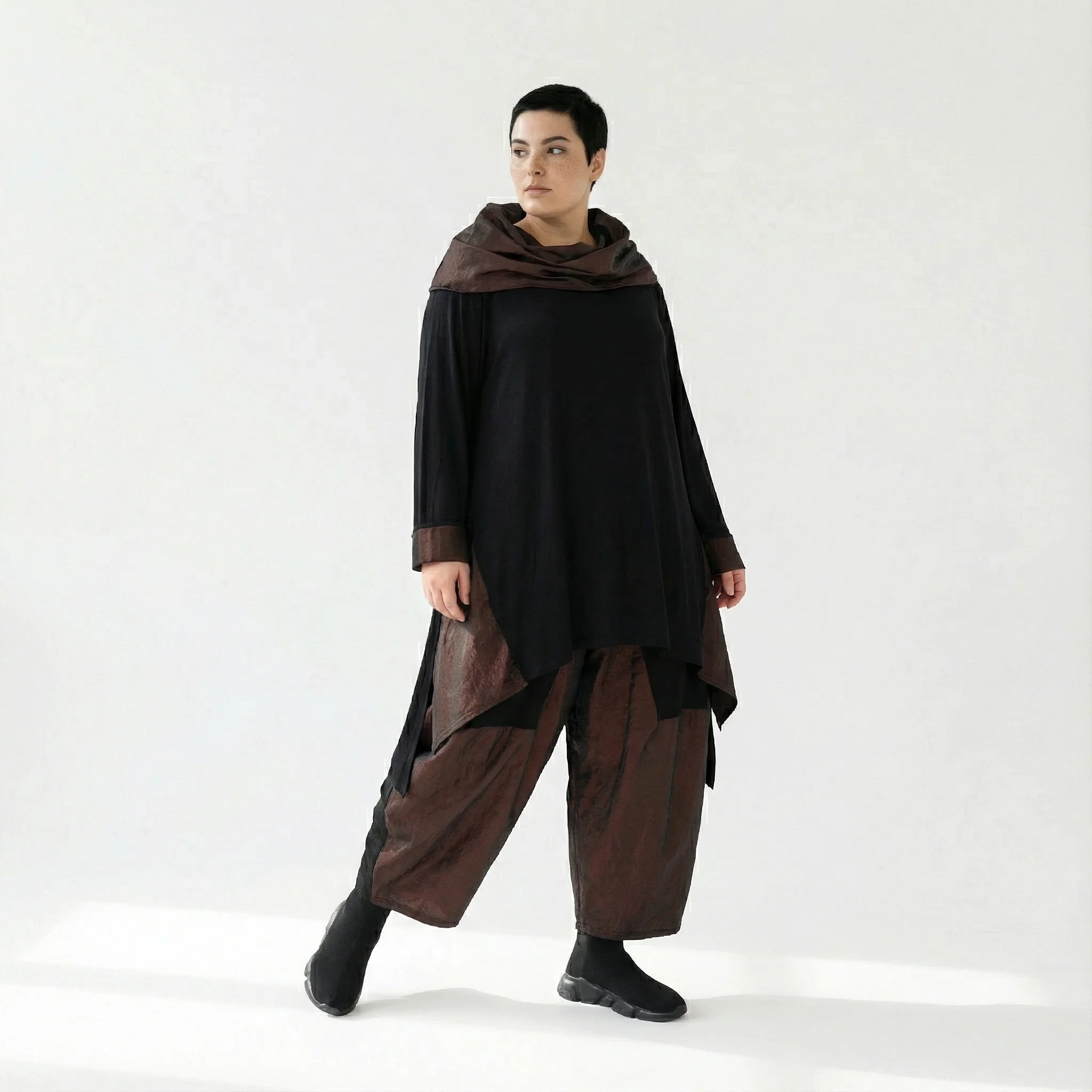 AKH Premium Ballonhose aus Memorytaft mit tiefem Schritt & Stretchbund – Oversize Baggy Fit | Modeare