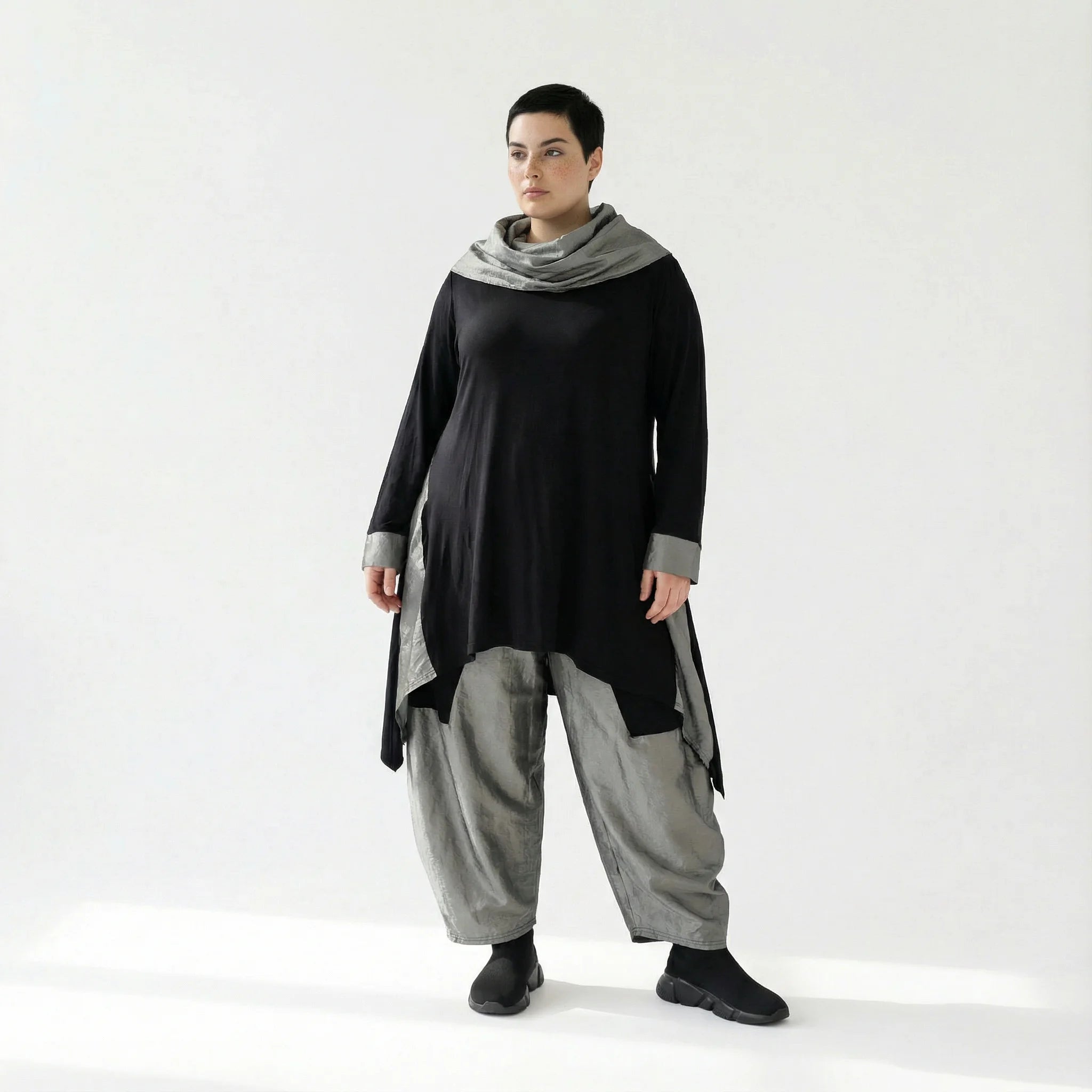 Ballonhose mit Taft im Baggy Style von AKH Premium – Oversize & bequem | Jetzt entdecken bei Modeare