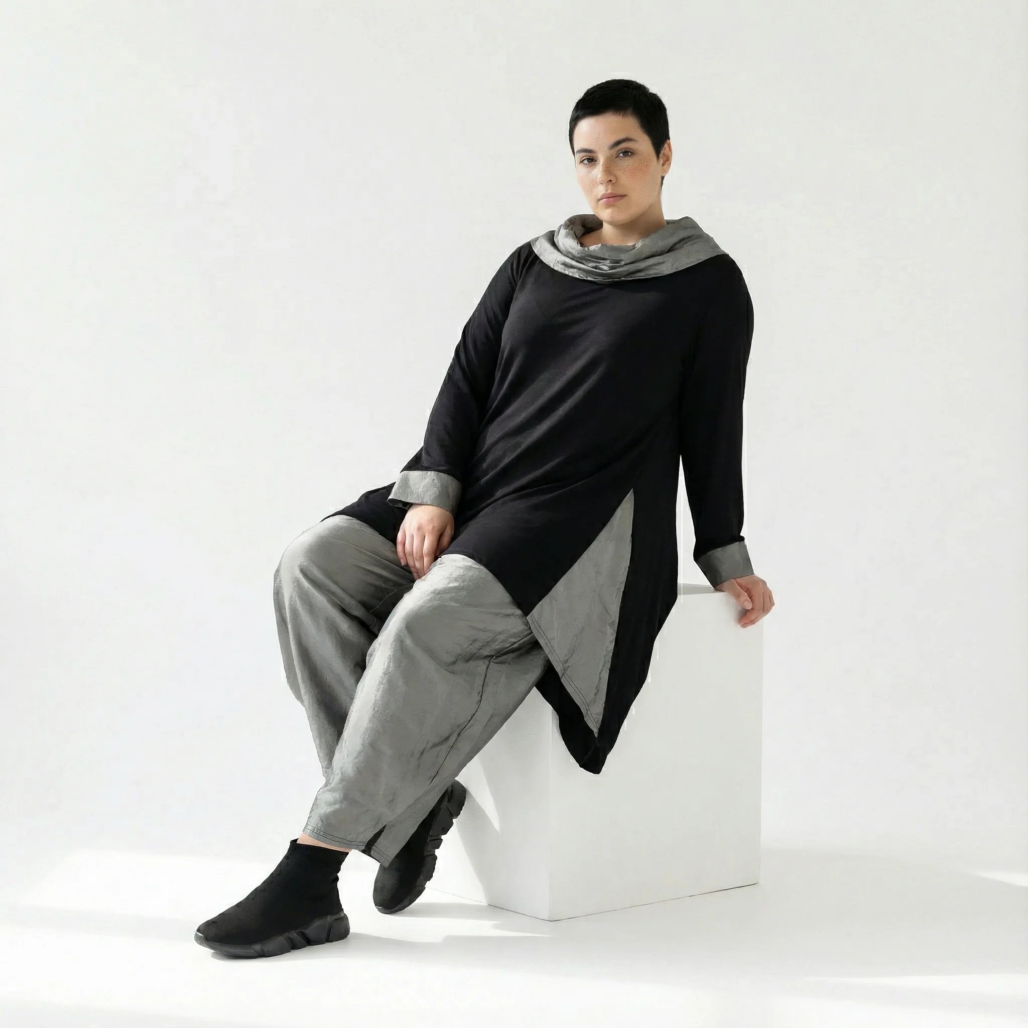 Ballonhose mit Taft im Baggy Style von AKH Premium – Oversize & bequem | Jetzt entdecken bei Modeare