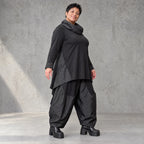 Weite Tiefschritt-Ballonhose mit Taftdetails und Stretchbund in Schwarz