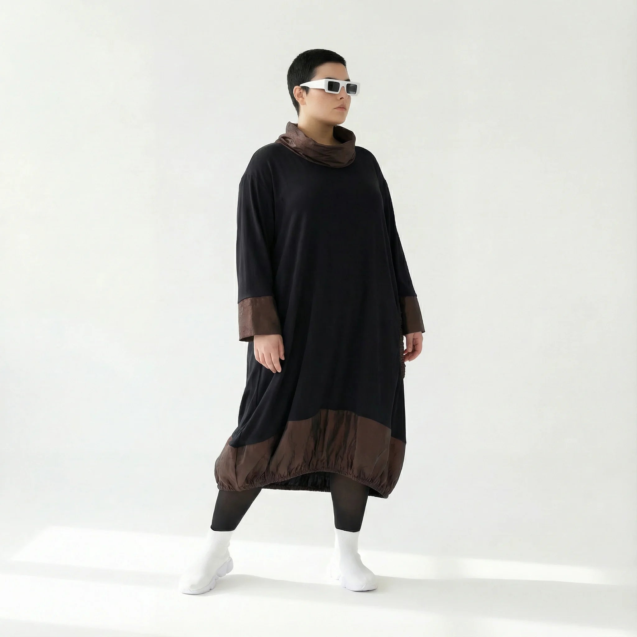AKH Premium Oversize-Kleid mit Memorytaft und Raffung – Wintermode aus Frankreich | Modeare