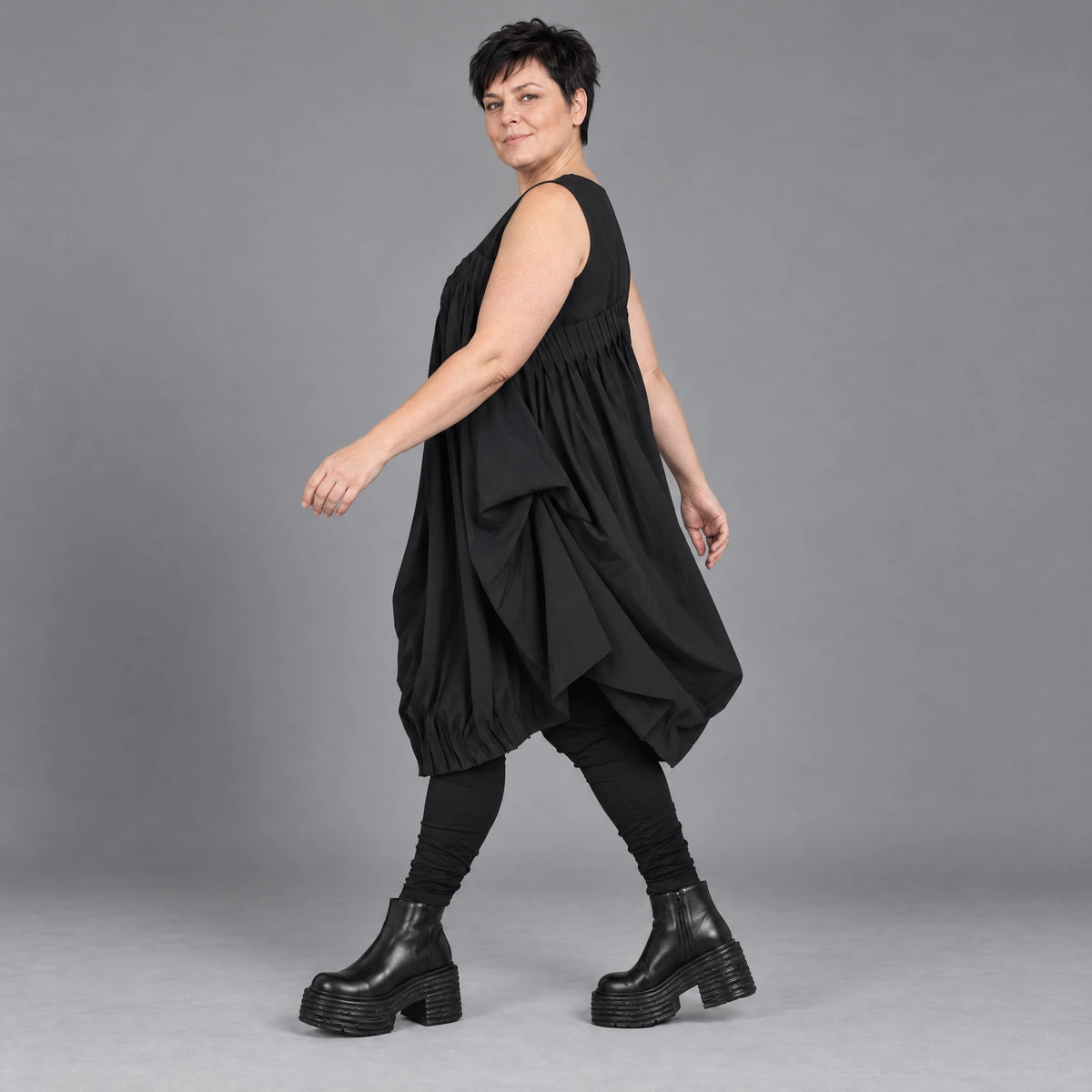 Ballonkleid Oversize aus Baumwolle mit Stretch asymmetrisch drapiert ärmellos weit