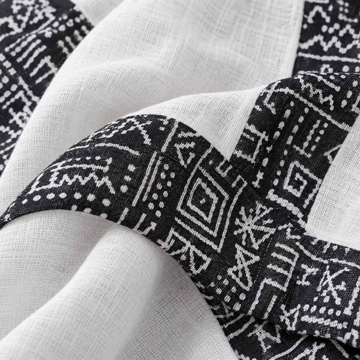 Ecru Kimono mit Aztecmuster in Leinenoptik Trompetenärmeln Schalkragen und Bohogürtel Stoff