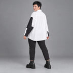 Popelineshirt mit Kragen Brusttaschen und kastigem Schnitt mit längerem Rückenteil Langarm