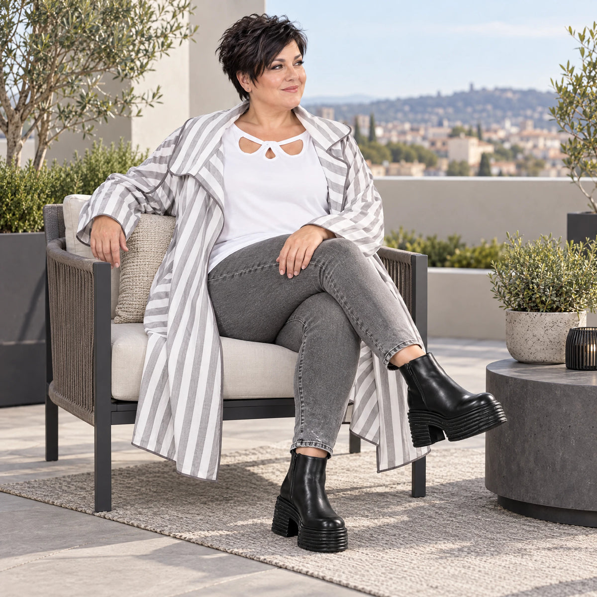 Oversizejacke in mehrfarbiger Blockstreifenoptik mit Reverskragen Viskosemix PlusSize