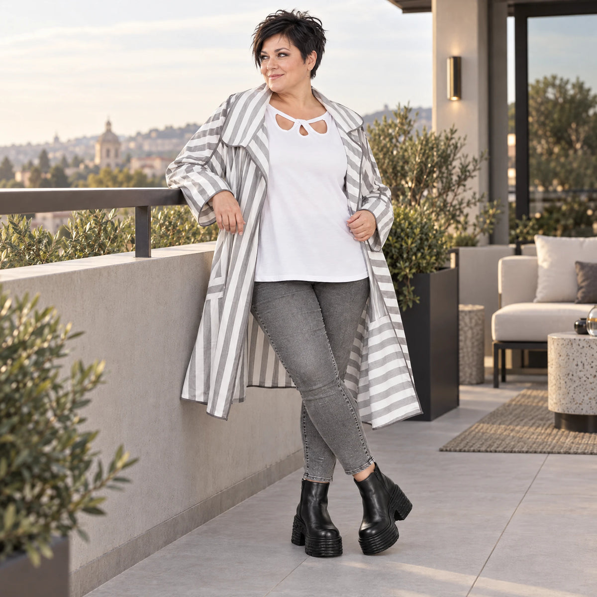 Oversizejacke in mehrfarbiger Blockstreifenoptik mit Reverskragen Viskosemix PlusSize