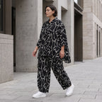 Jacke in Schwarzweiss mit Grafikmuster aus Popeline gerundetem Schnitt und Dreiviertelarm