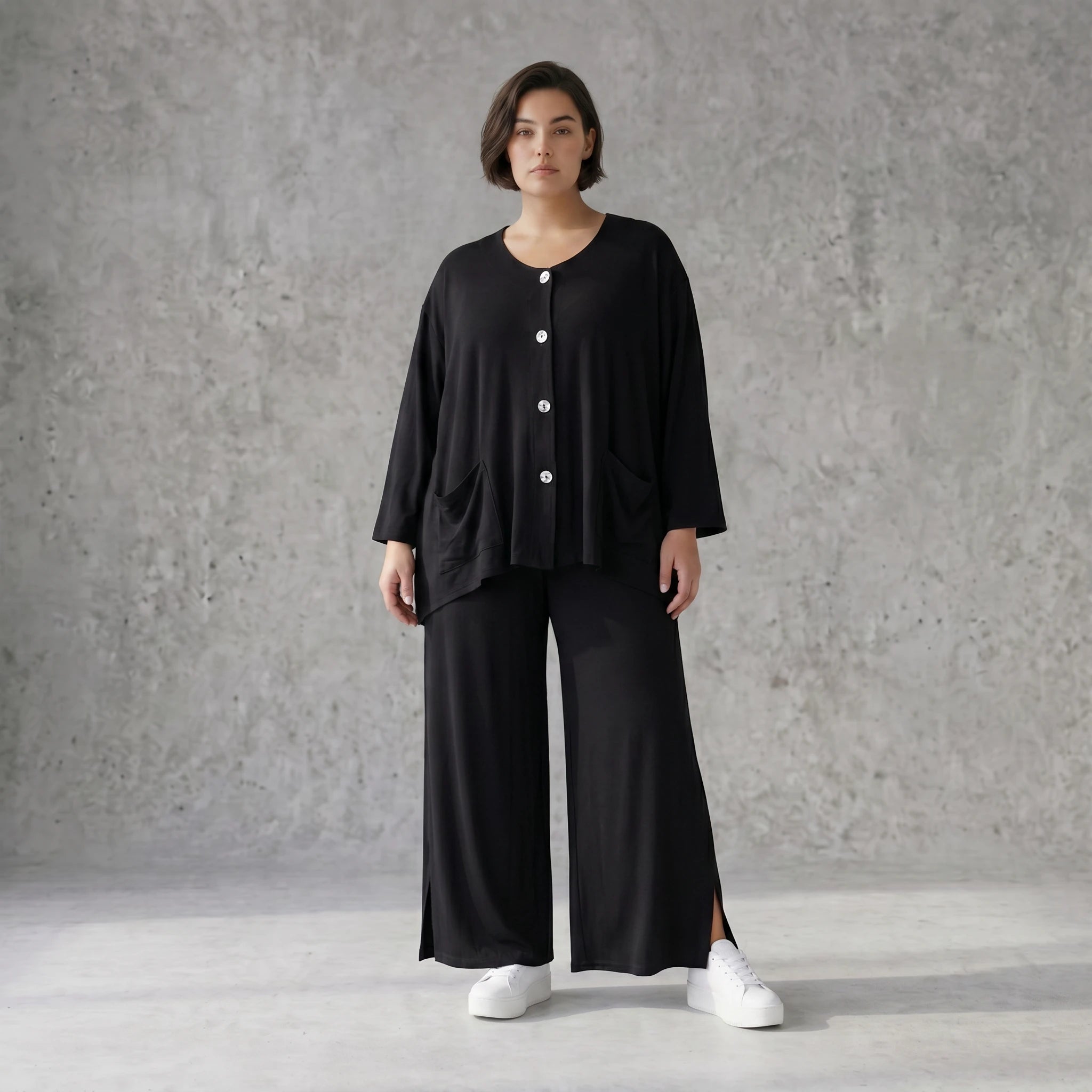 Schwarze Aform Jacke aus Viskosemix mit Rundhals Dreiviertelärmeln und weiten Taschen