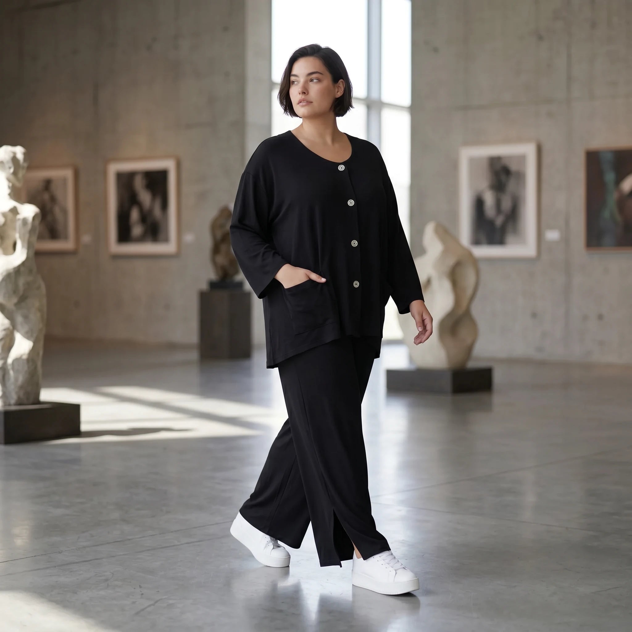 Schwarze Aform Jacke aus Viskosemix mit Rundhals Dreiviertelärmeln und weiten Taschen