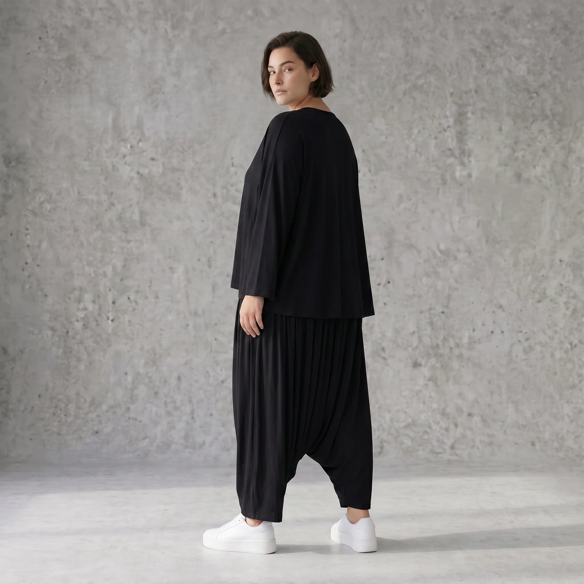 Schwarzer Ballonrock aus Viskosejersey im Lagenlook mit elastischem Bund oversized