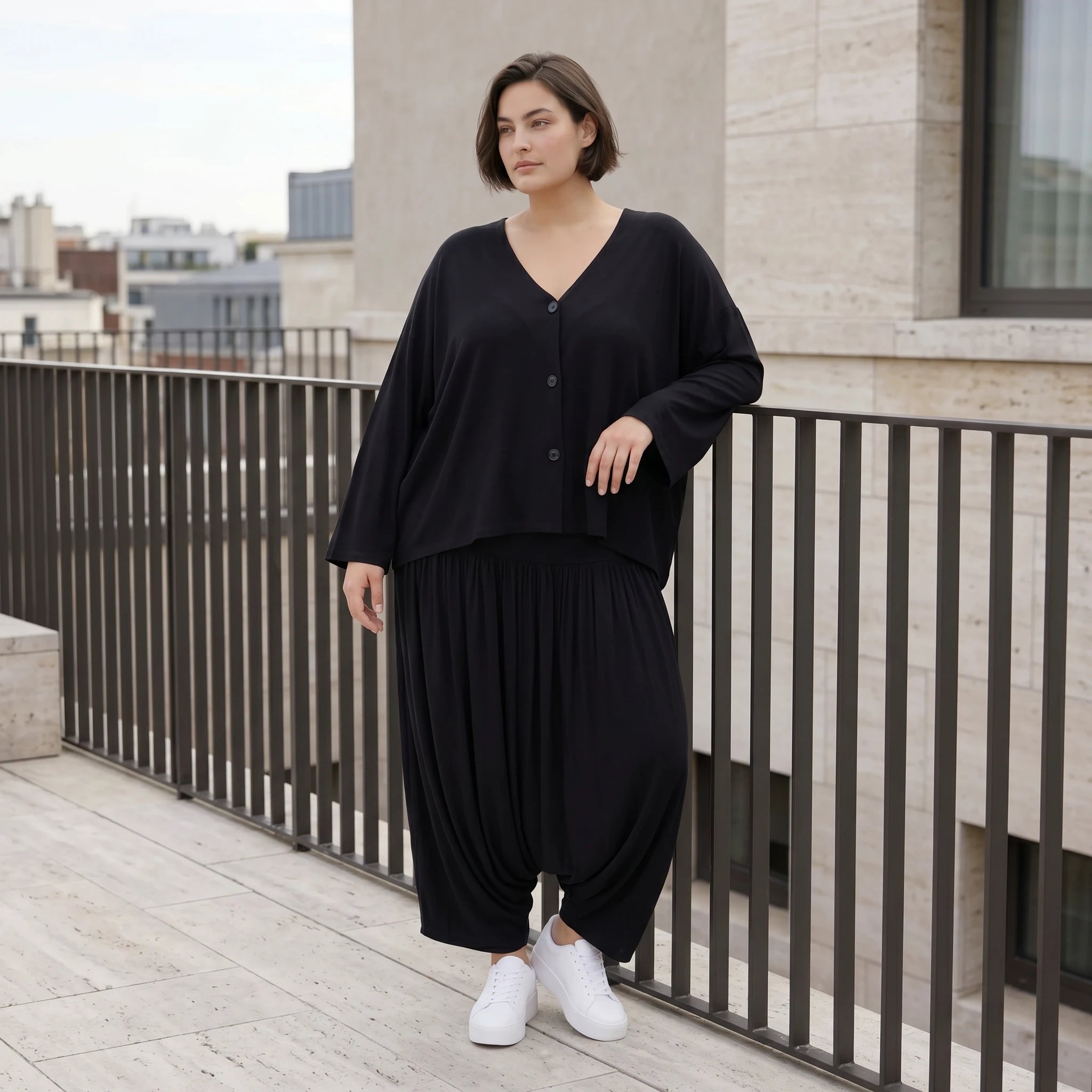 Schwarzer Ballonrock aus Viskosejersey im Lagenlook mit elastischem Bund oversized