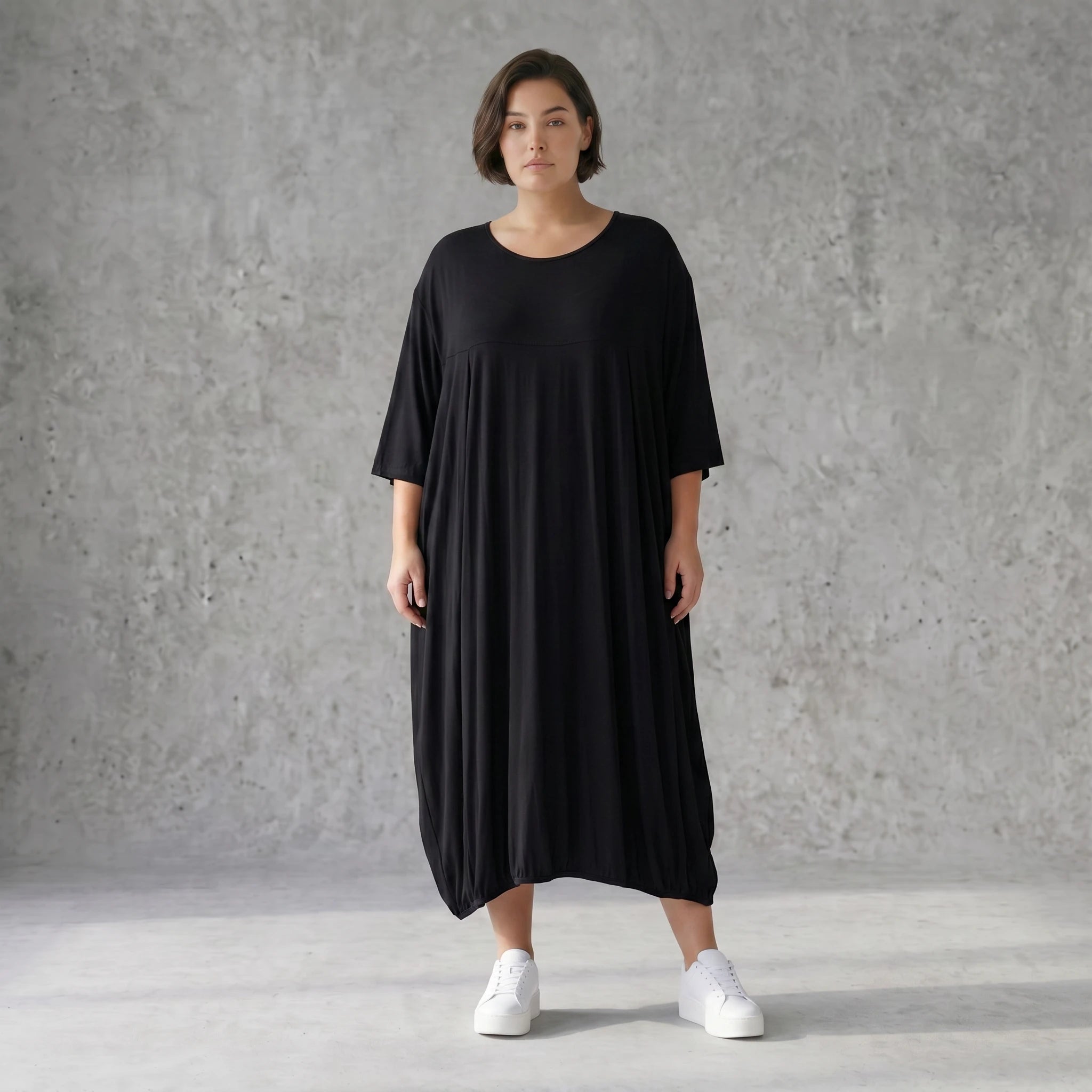 Ballonkleid aus Viskosejersey im Lagenlook mit Rundhals Halbarm Bund und Seitentaschen