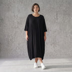 Ballonkleid aus Viskosejersey im Lagenlook mit Rundhals Halbarm Bund und Seitentaschen