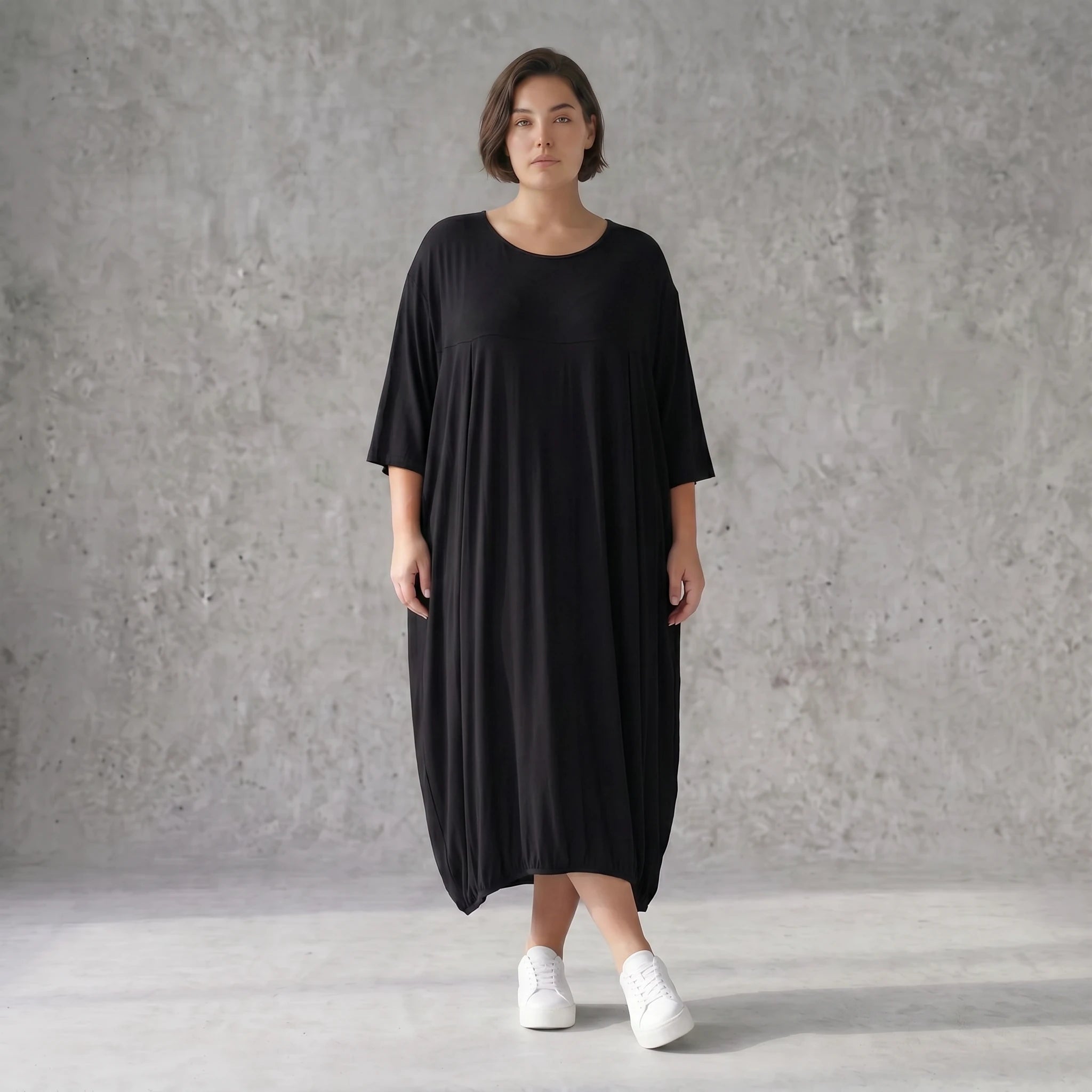 Ballonkleid aus Viskosejersey im Lagenlook mit Rundhals Halbarm Bund und Seitentaschen