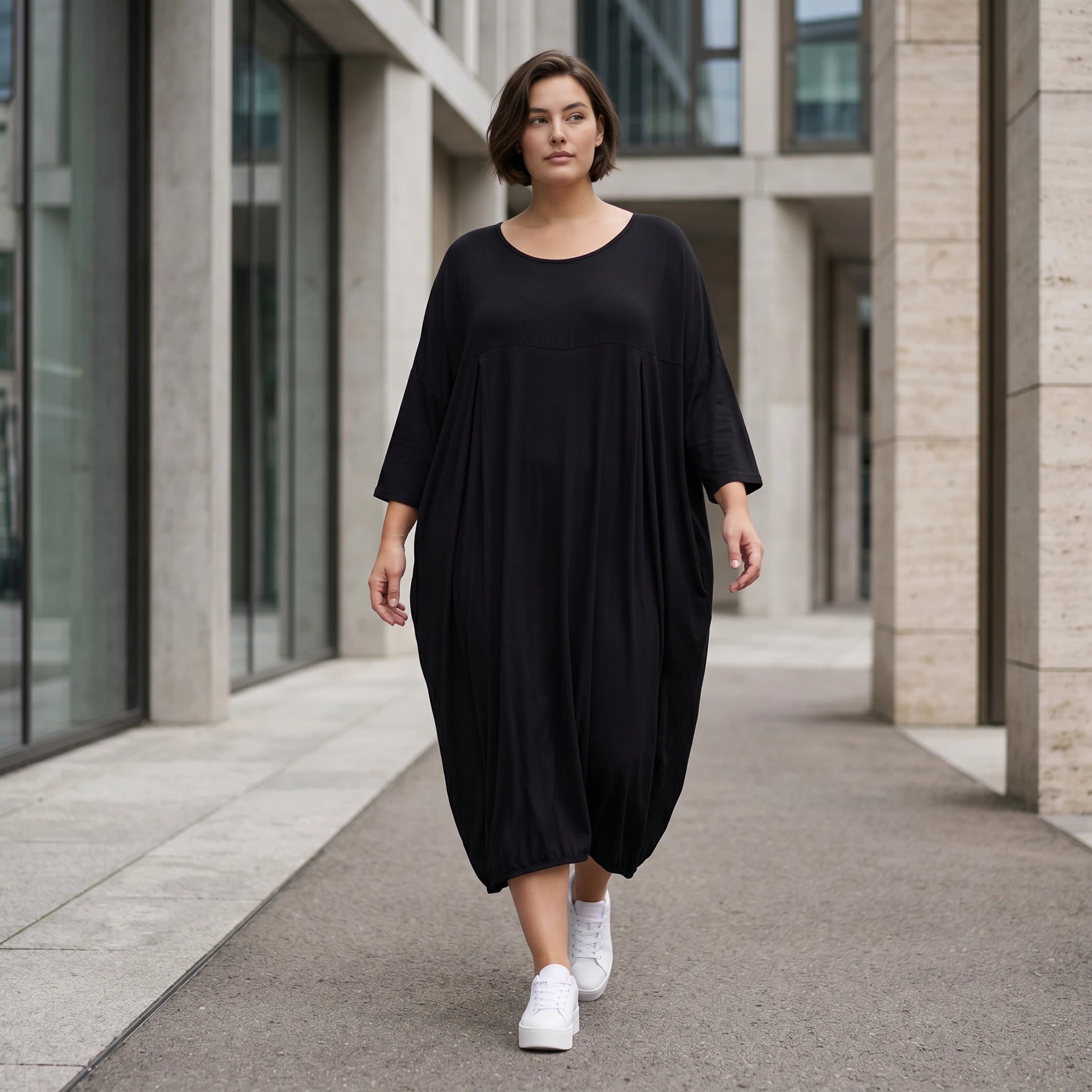 Ballonkleid aus Viskosejersey im Lagenlook mit Rundhals Halbarm Bund und Seitentaschen