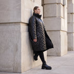 Schwarze Steppjacke mit grafischem Muster oversized wasserabweisend warm mit Taschen