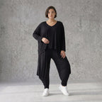 Schwarze Jerseyhose aus weichem Stretch mit Flügeltaschen und verjüngtem Bein ganzjährig