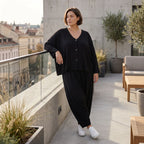 Schwarze Haremhose aus weicher Viskose mit tiefem Schritt und lässigem Komfortschnitt