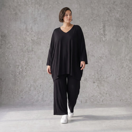 Schwarzes Oversized Bigshirt aus weicher Viskose mit Rundhals und Dreiviertelärmeln