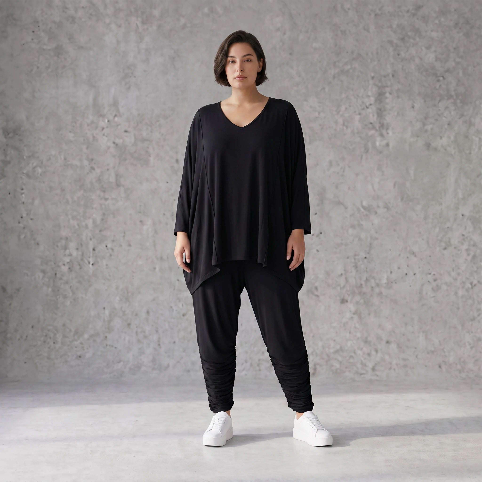Geraffte schwarze Viskoseleggings mit Elastikbund im Lagenlook leicht chic und bequem