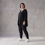 Geraffte schwarze Viskoseleggings mit Elastikbund im Lagenlook leicht chic und bequem
