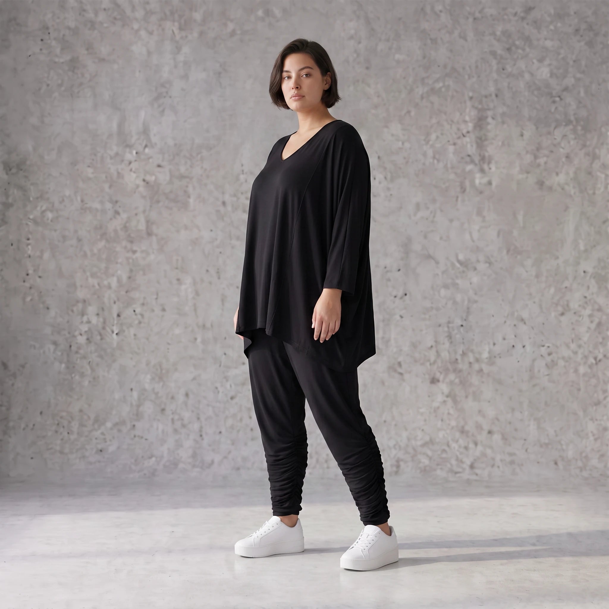 Geraffte schwarze Viskoseleggings mit Elastikbund im Lagenlook leicht chic und bequem
