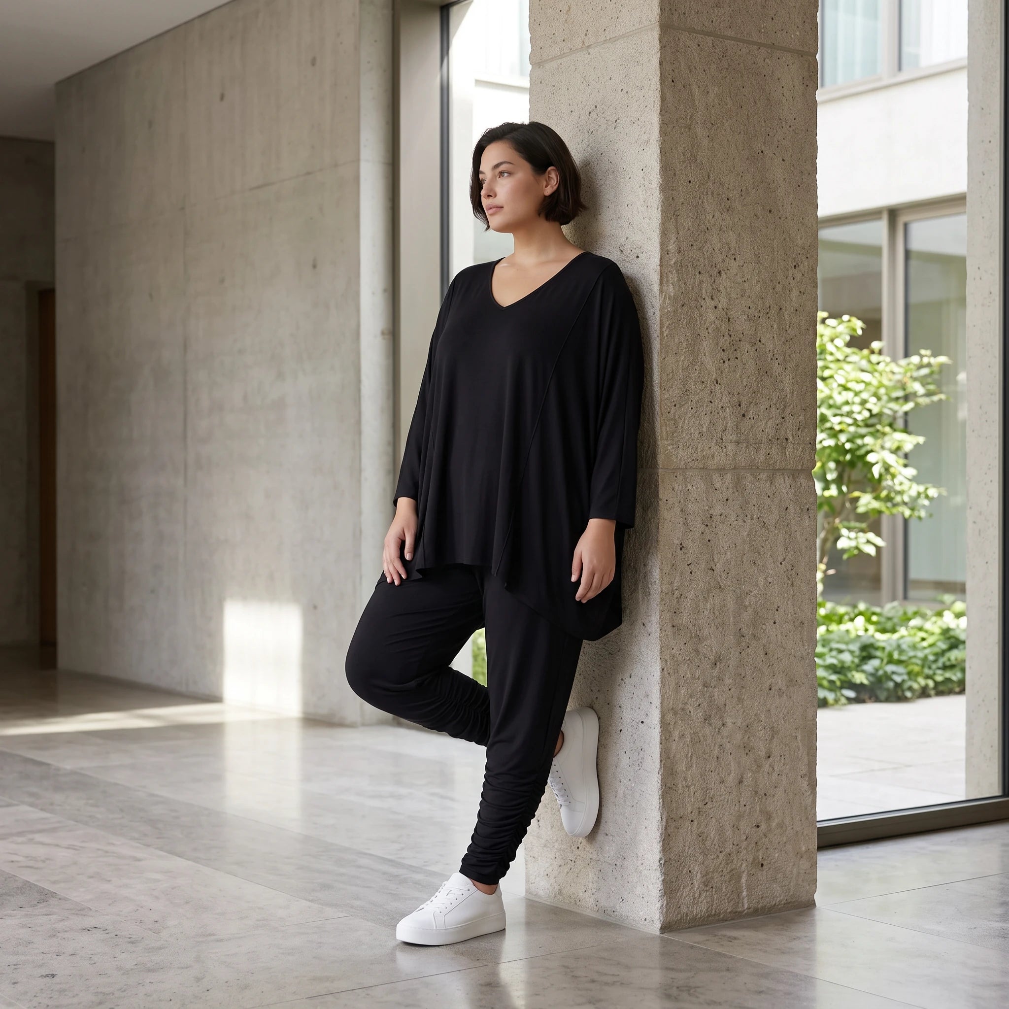 Geraffte schwarze Viskoseleggings mit Elastikbund im Lagenlook leicht chic und bequem