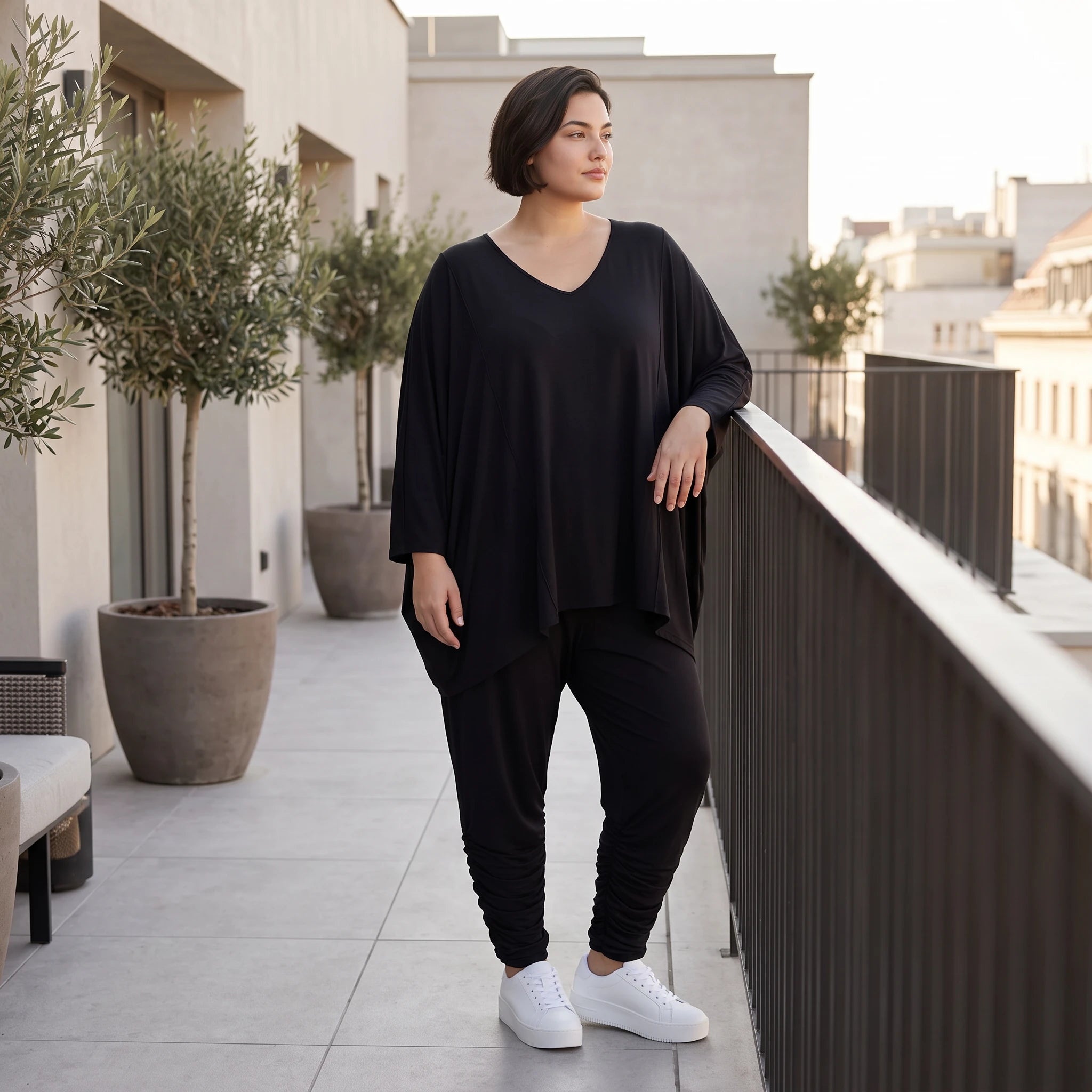 Geraffte schwarze Viskoseleggings mit Elastikbund im Lagenlook leicht chic und bequem