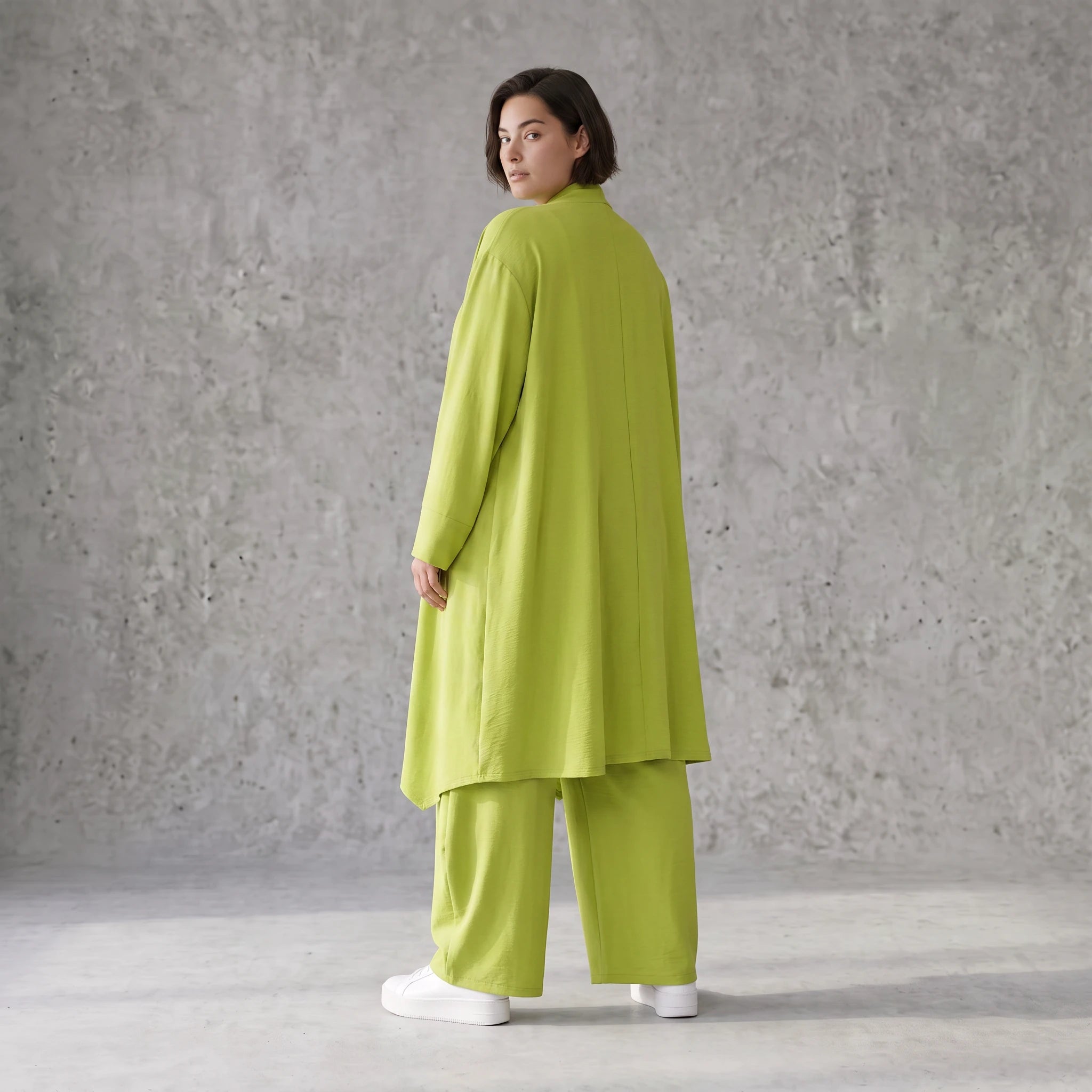 Apfelgrün fliessender Longcardigan im Lagenlook Oversize leger zeitlos luftig Leinenoptik