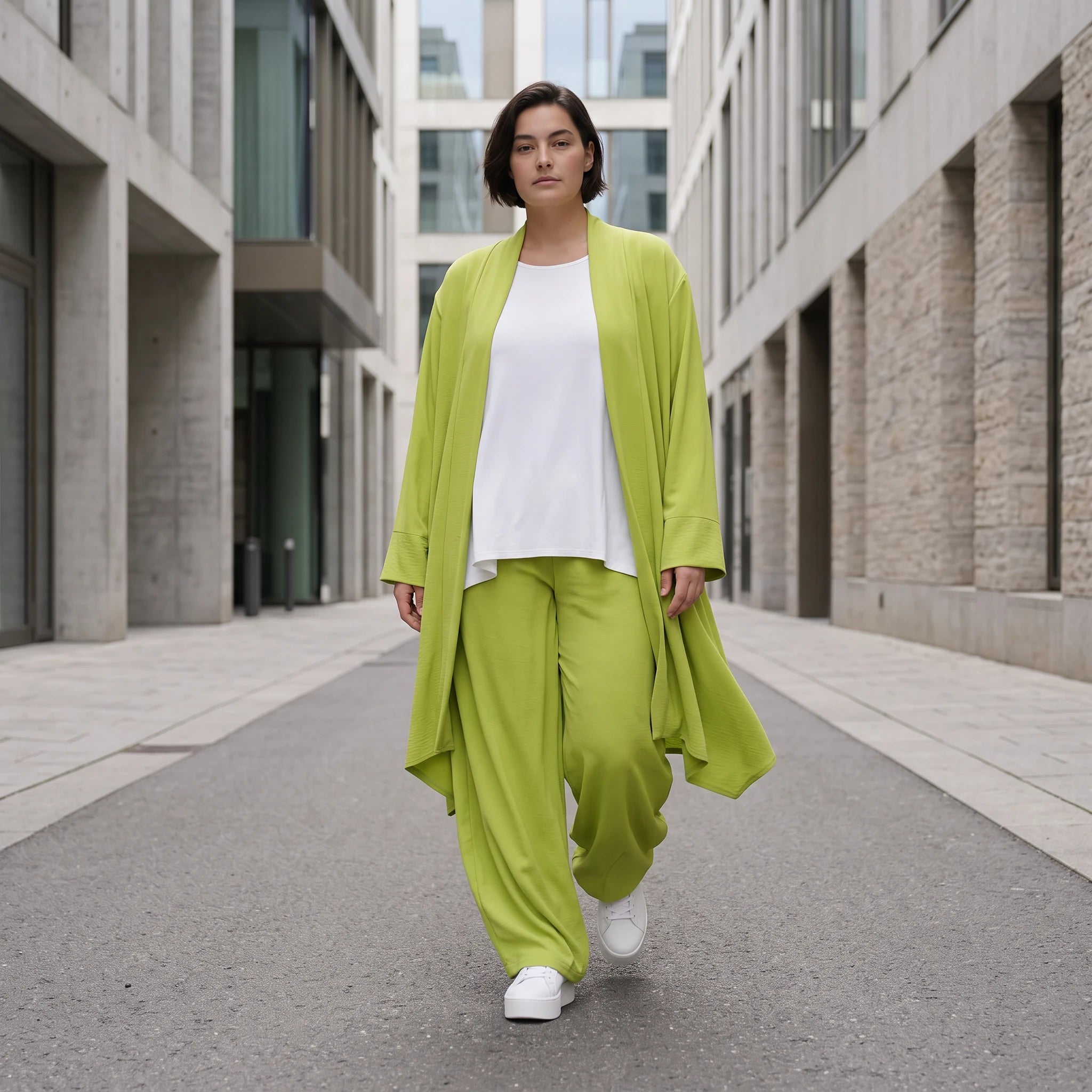 Apfelgrün fliessender Longcardigan im Lagenlook Oversize leger zeitlos luftig Leinenoptik
