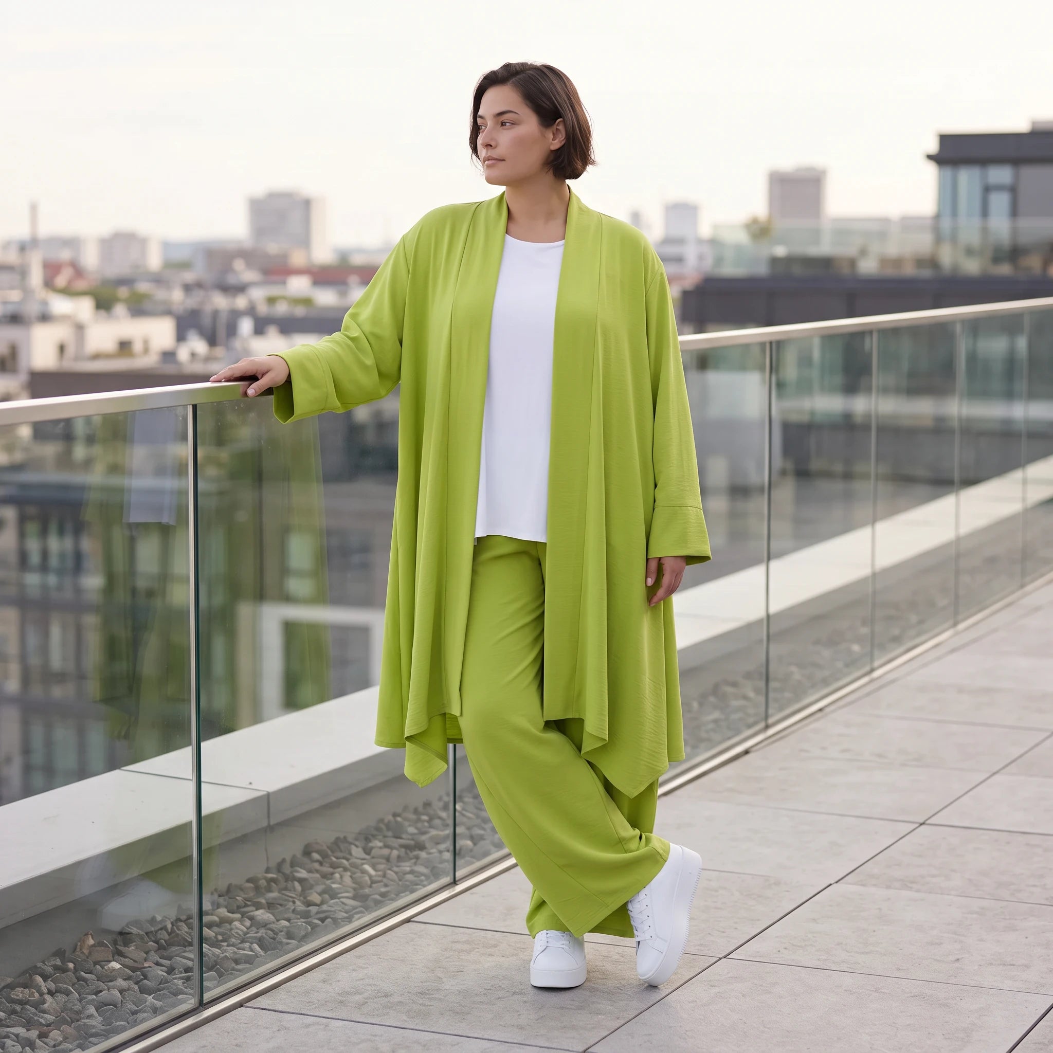 Apfelgrün fliessender Longcardigan im Lagenlook Oversize leger zeitlos luftig Leinenoptik
