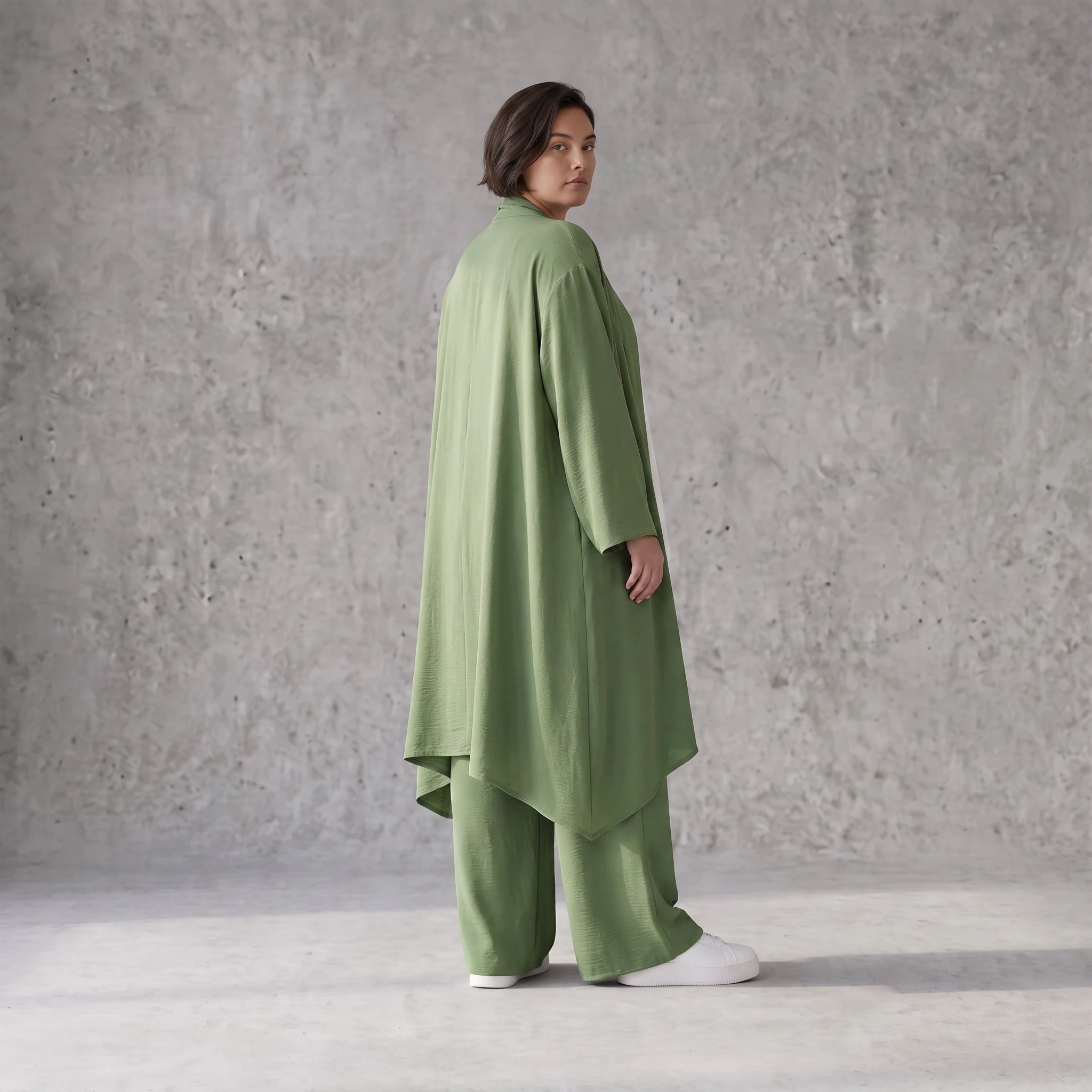 Fliessender Khaki Cardigan im Lagenlook leger Oversize mit angenehmem Leinenfeeling chic