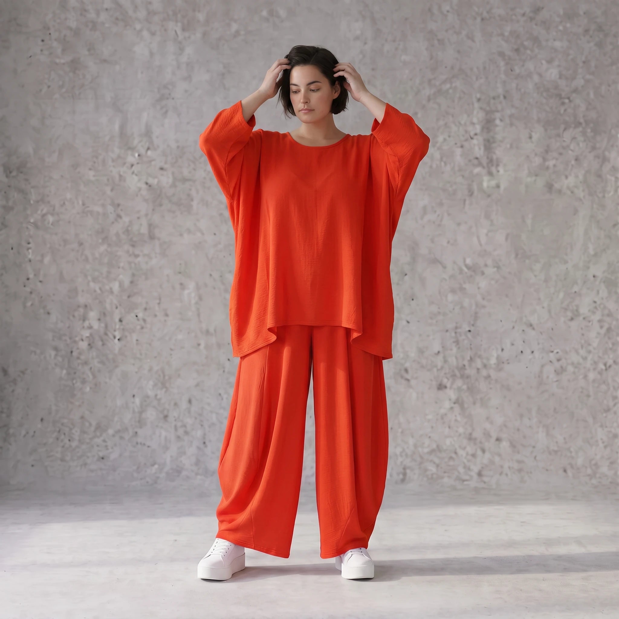 Legeres Oversize Shirt in Hellrot mit Leinenfeeling fuer sommerlichen Lagenlook zeitlos