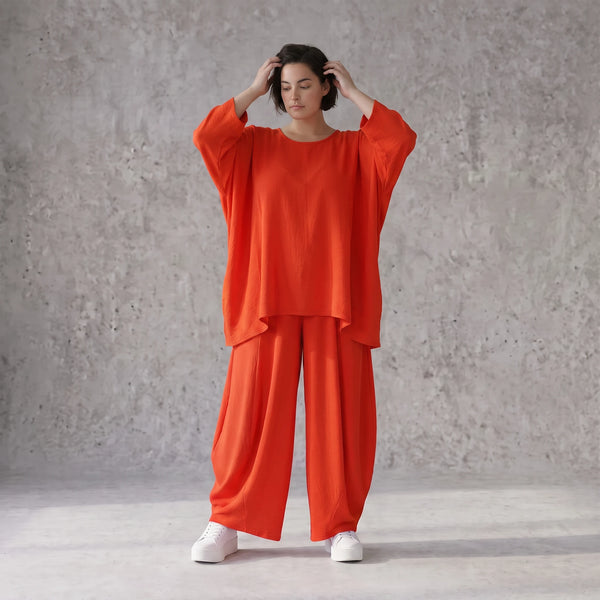Legeres Oversize Shirt in Hellrot mit Leinenfeeling fuer sommerlichen Lagenlook zeitlos