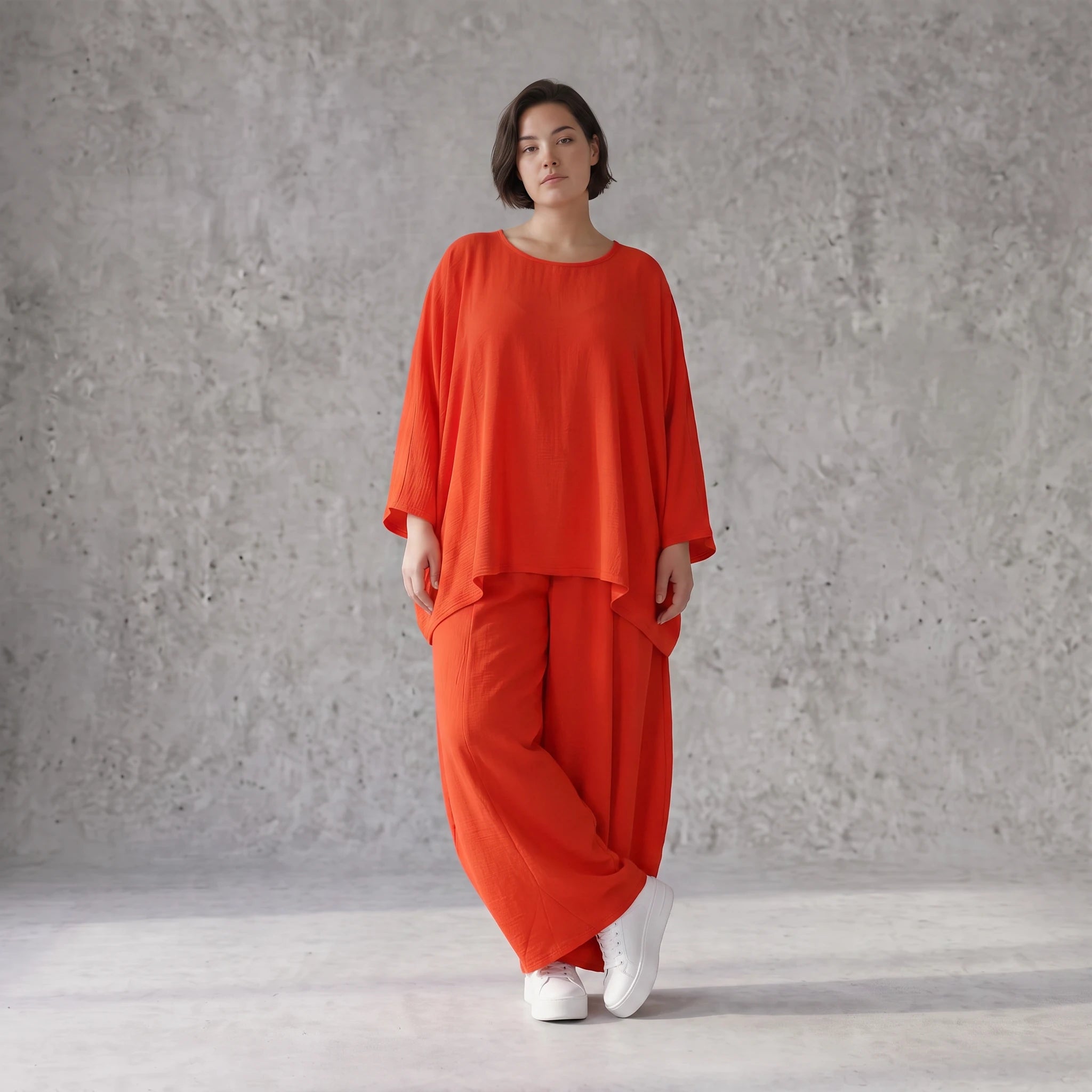 Legeres Oversize Shirt in Hellrot mit Leinenfeeling fuer sommerlichen Lagenlook zeitlos