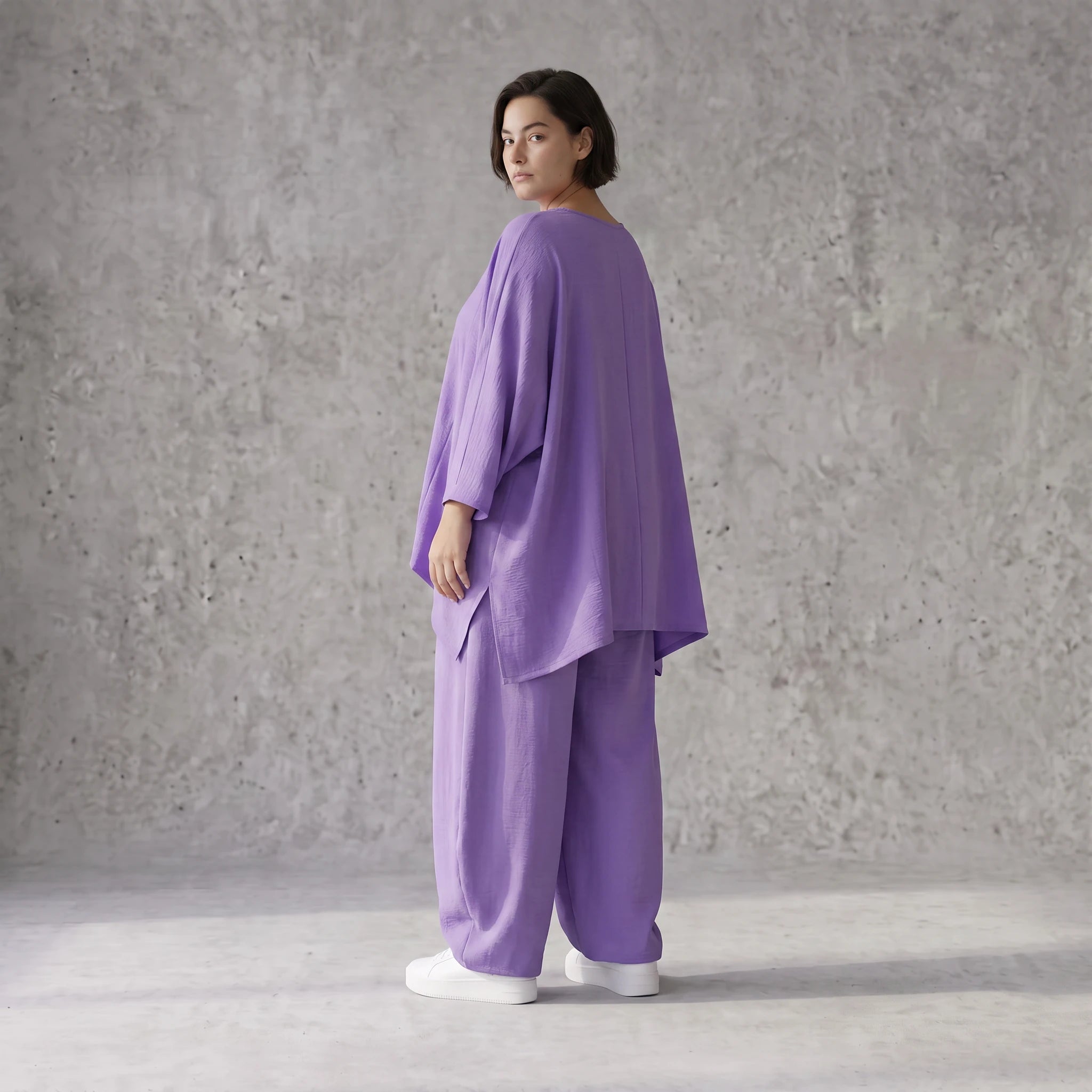 Flieder Oversize Shirt in Leinenoptik entspannt besonders mit Lagenlook Vokuhila Schnitt