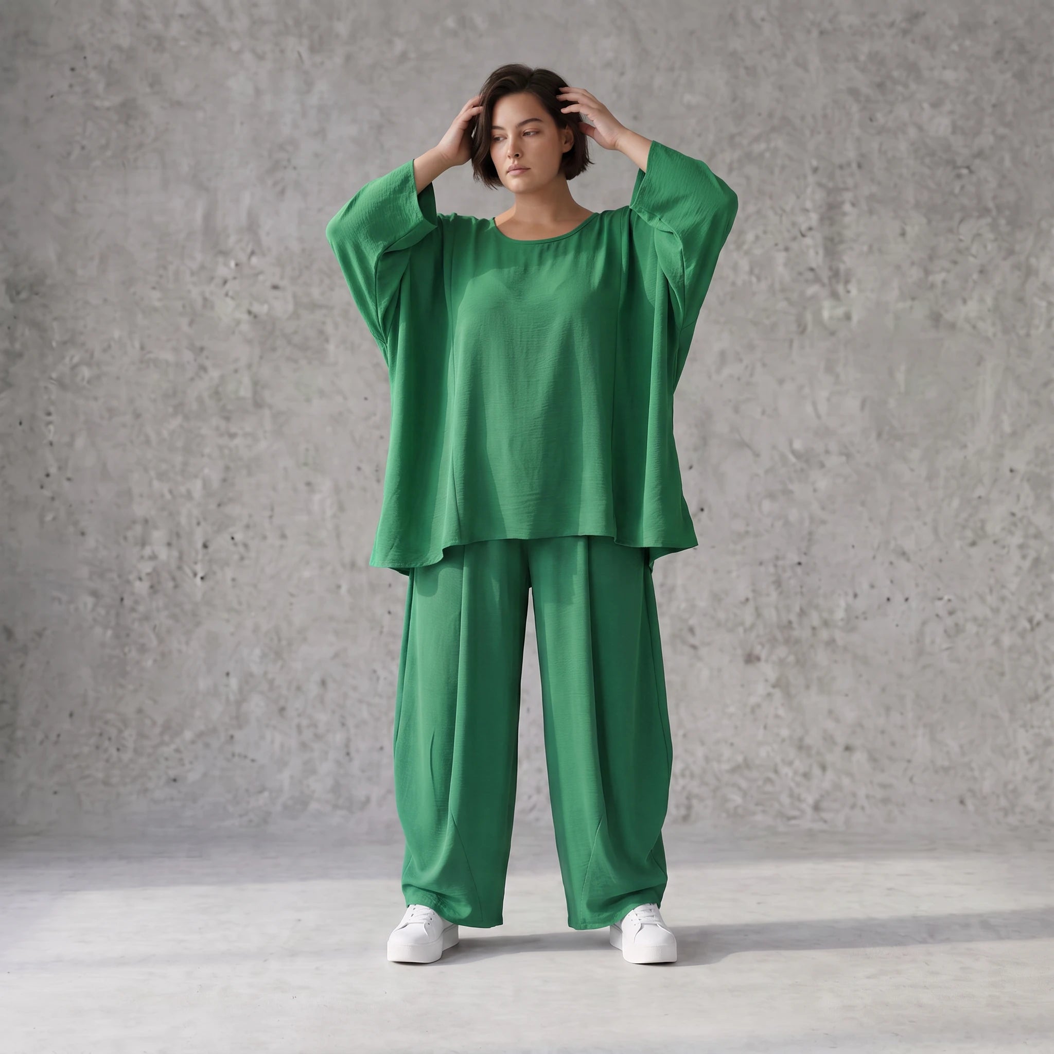 Locker fallendes Oversize Lagenlook Shirt in Smaragdgrün mit Leinenoptik modern zeitlos
