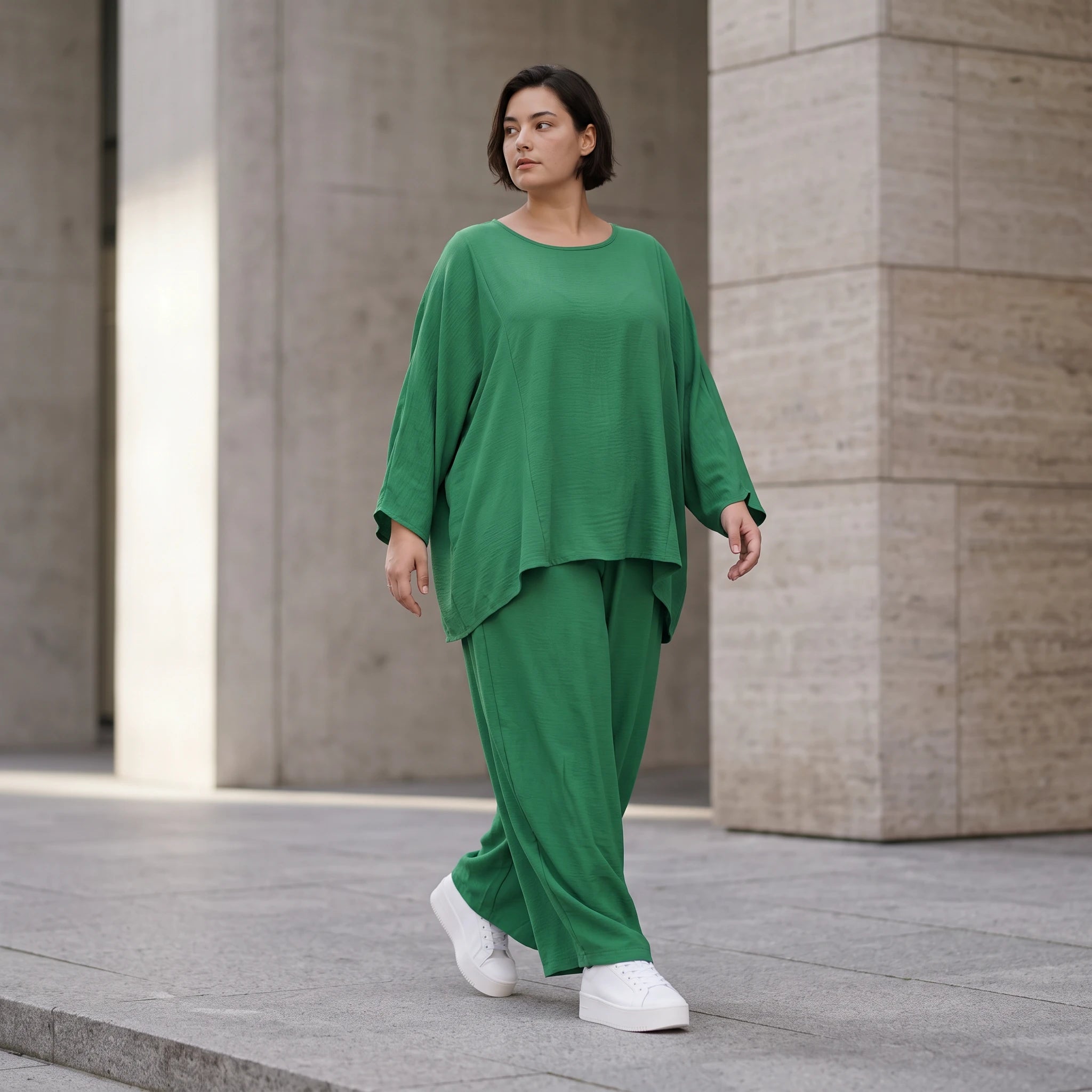Locker fallendes Oversize Lagenlook Shirt in Smaragdgrün mit Leinenoptik modern zeitlos