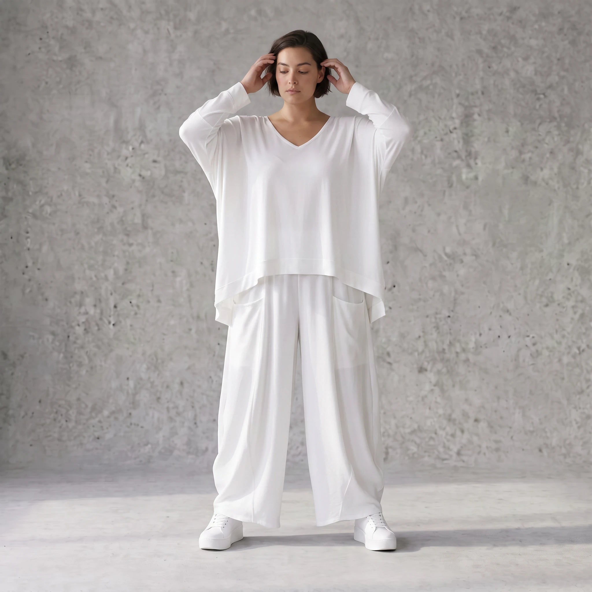 Zeitlose Weiß Ballonhose im Lagenlook Oversize sehr luftig mit Leinenoptik sommerlich