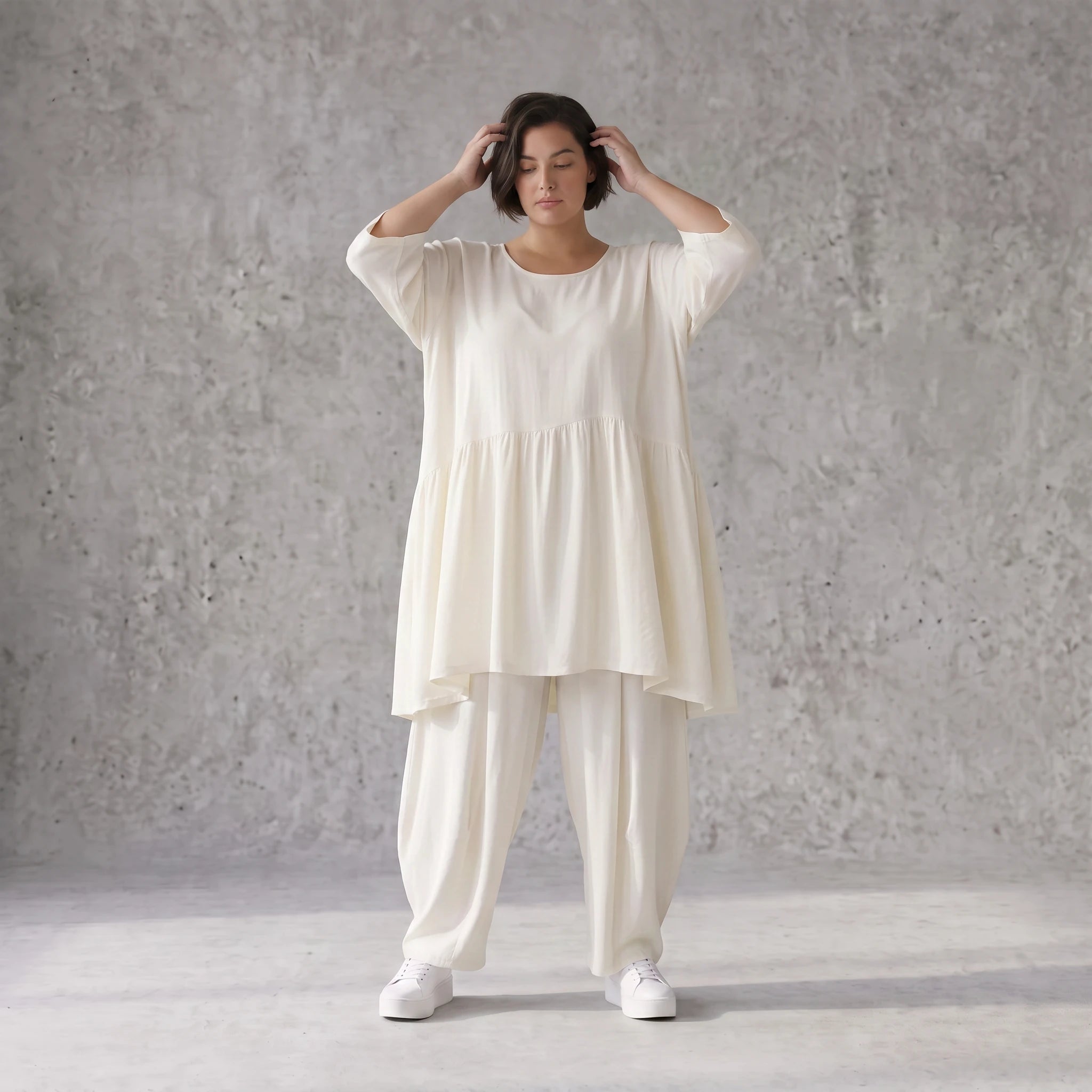 Leinenoptik Kleid in Creme Lagenlook leger Oversize A-Linie zeitlos luftig weich elegant