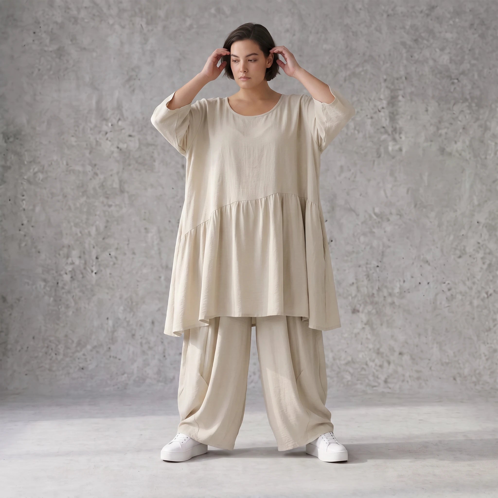 Zeitloses Beigekleid im legeren Lagenlook mit Leinenoptik Oversize A-Linie leicht luftig