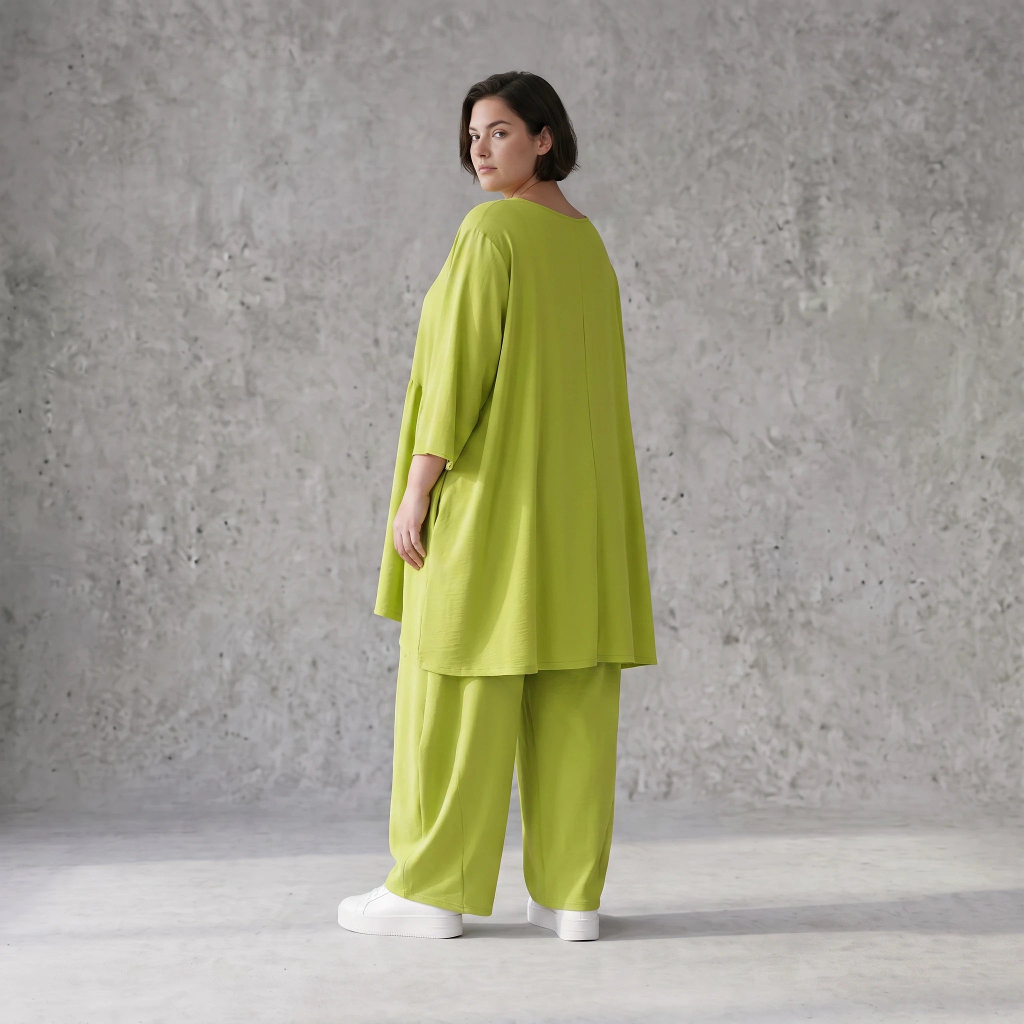 Apfelgrünes luftiges Leinenoptik Sommerkleid im Lagenlook Oversize leger zeitlos A-Linie