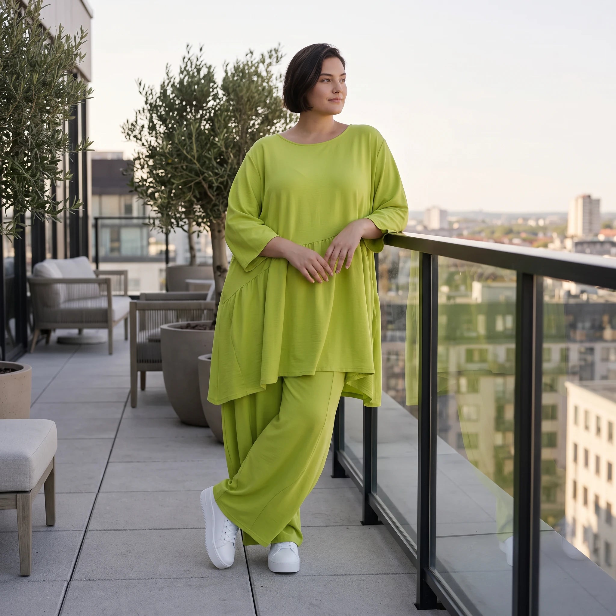 Apfelgrünes luftiges Leinenoptik Sommerkleid im Lagenlook Oversize leger zeitlos A-Linie