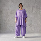 Flieder Lagenlook Kleid in legerem Oversize Stil zeitlos ausgefallen luftig weich fallend