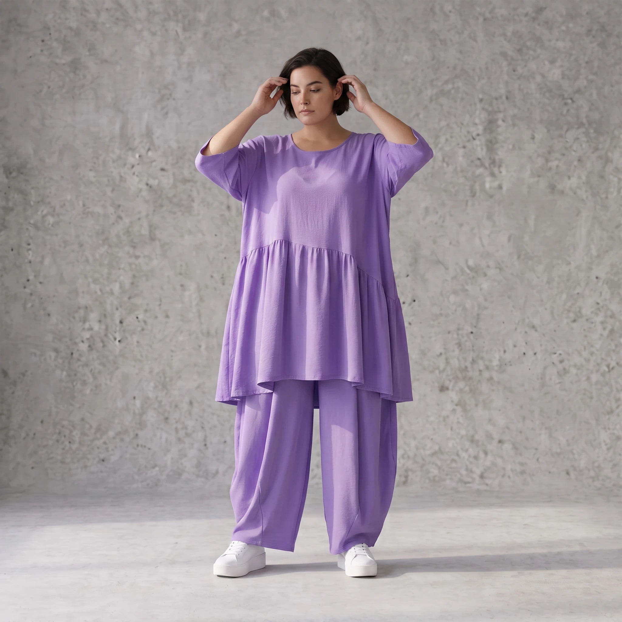 Flieder Lagenlook Kleid in legerem Oversize Stil zeitlos ausgefallen luftig weich fallend