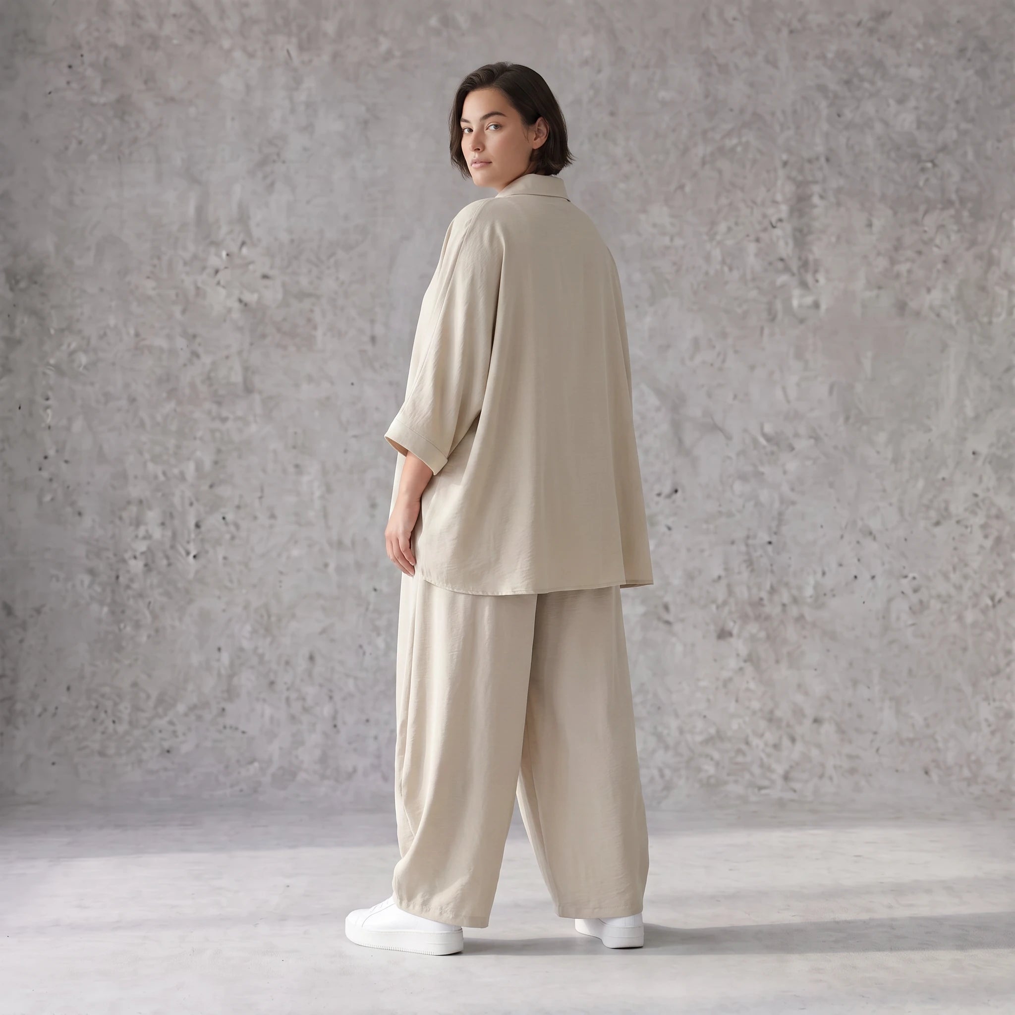 Legere Beige Bluse in Leinenoptik mit Crashlook Oversize Lagenlook zeitlos modern luftig