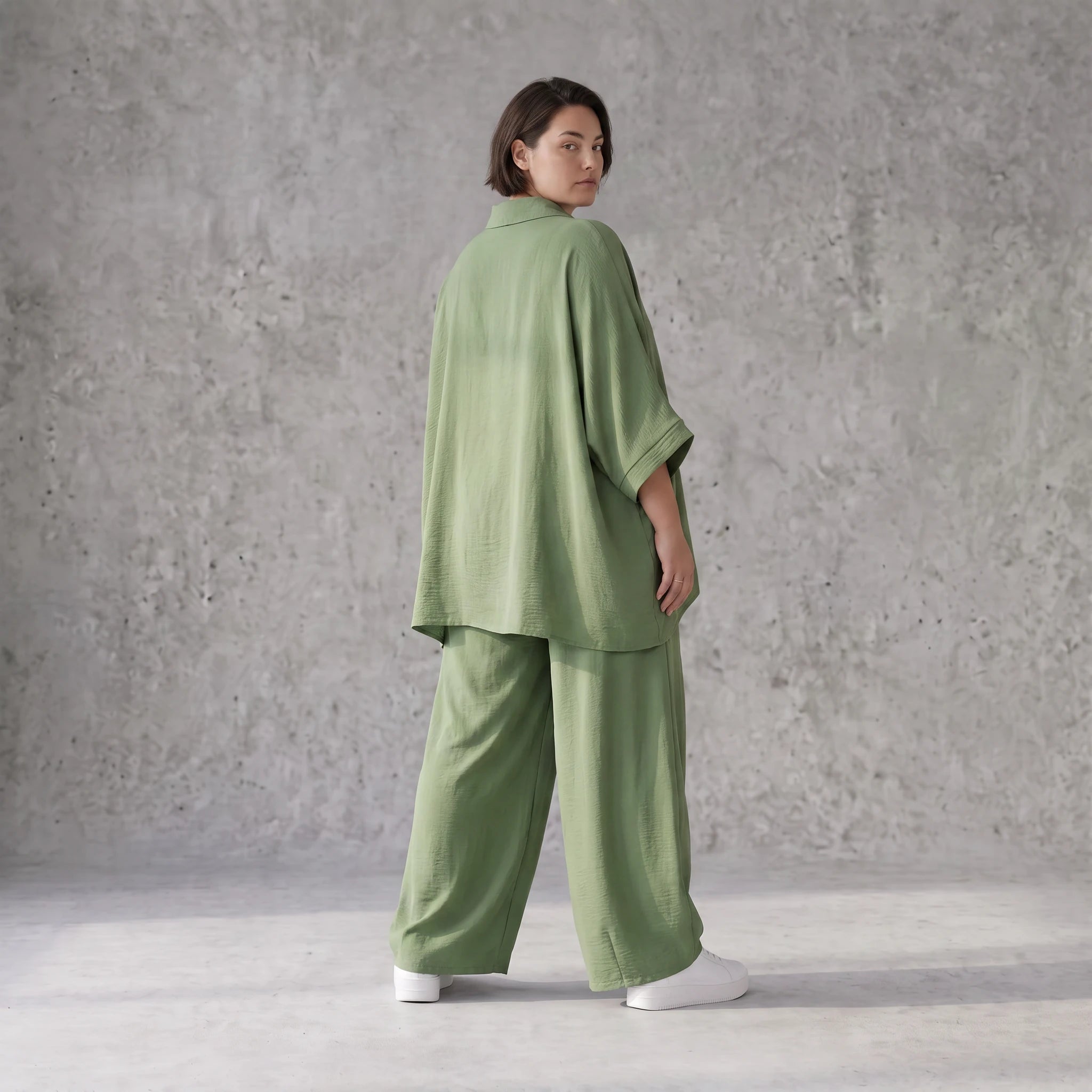 Khaki Lagenlook Bluse Leinenoptik Oversize relaxed luftig zeitlos modern chic Sommerstil