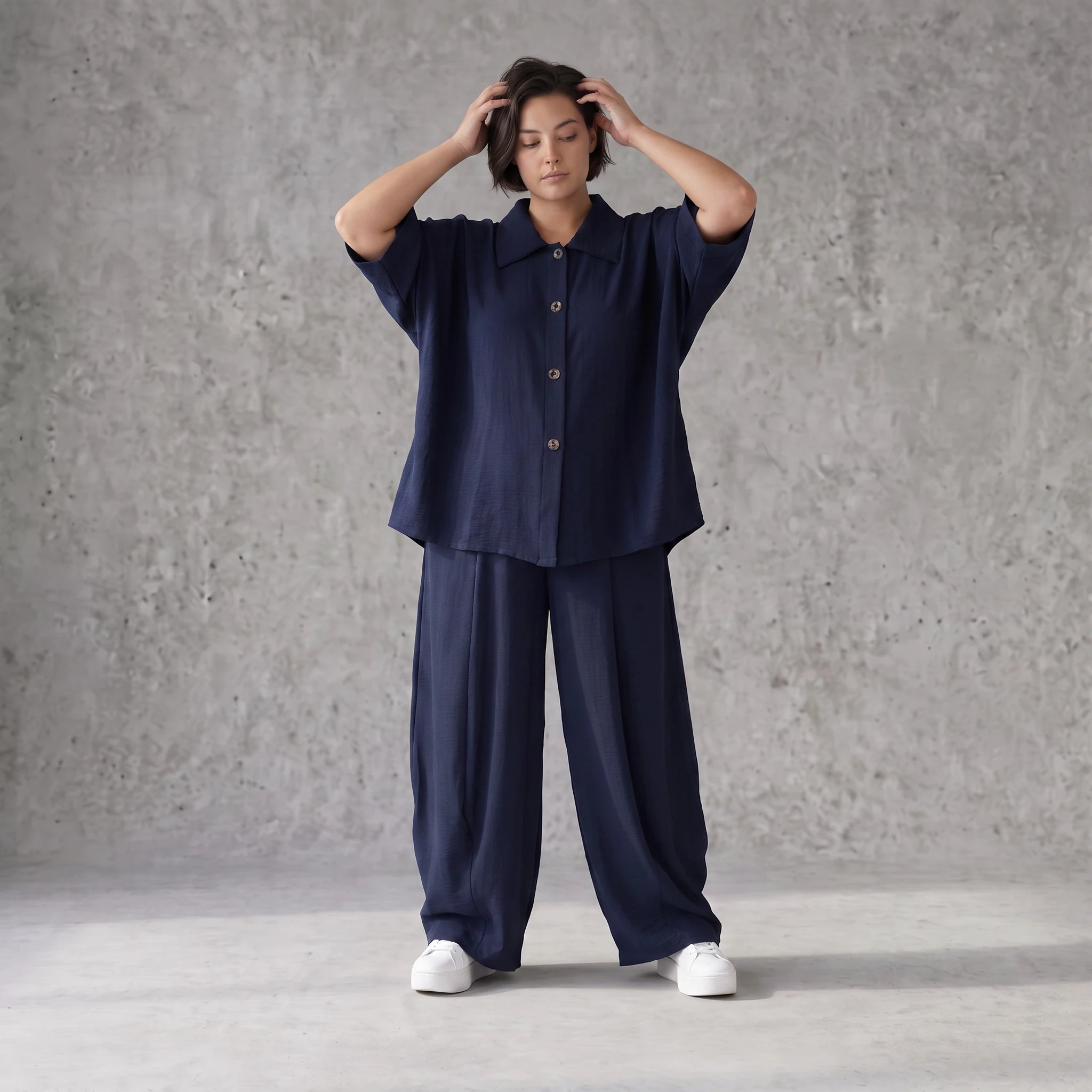 Zeitlose Marine Bluse in Leinenoptik leger Oversize Lagenlook sommerlich leicht und modern